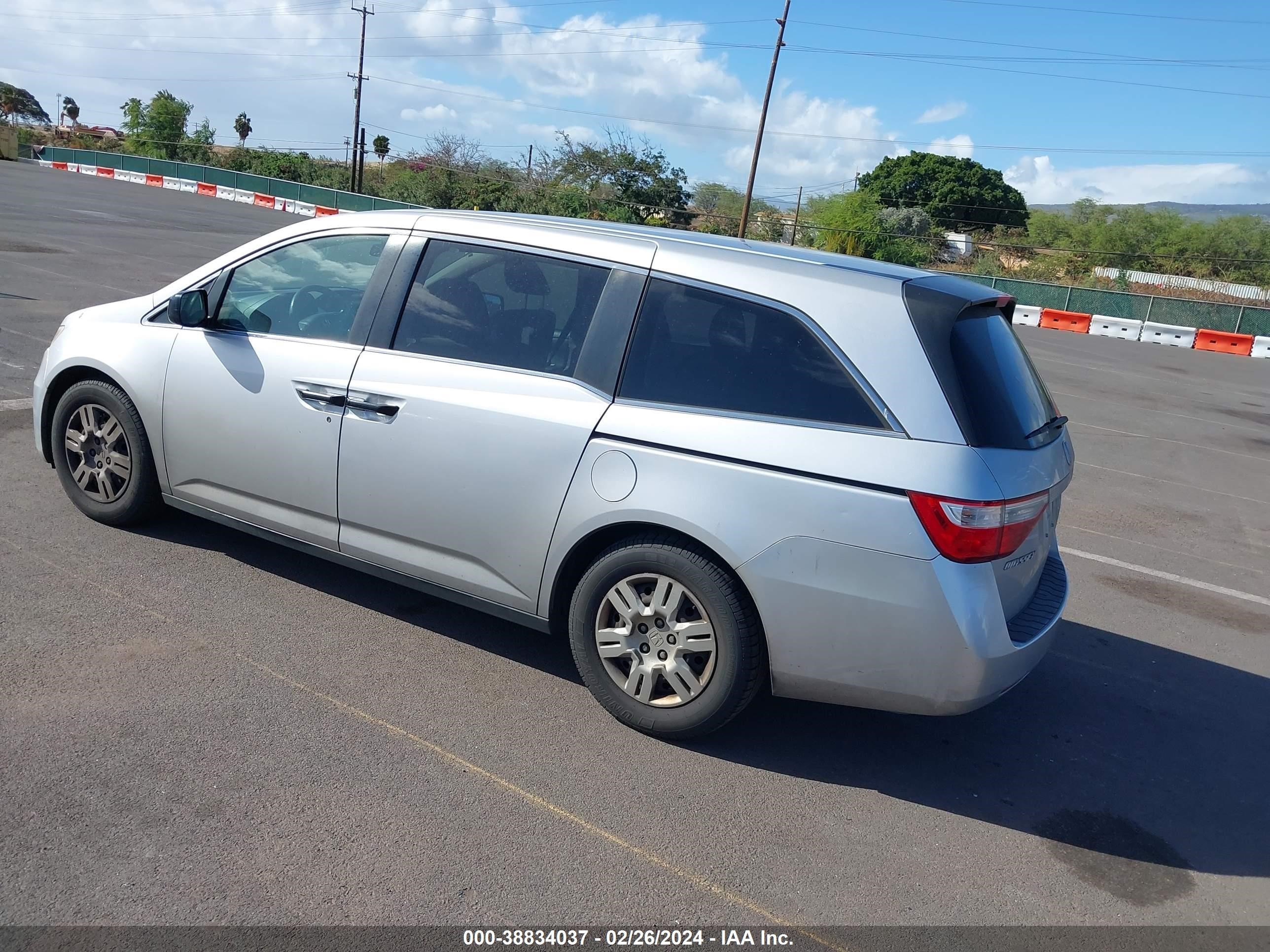 Photo 2 VIN: 5FNRL5H20DB024114 - HONDA ODYSSEY 