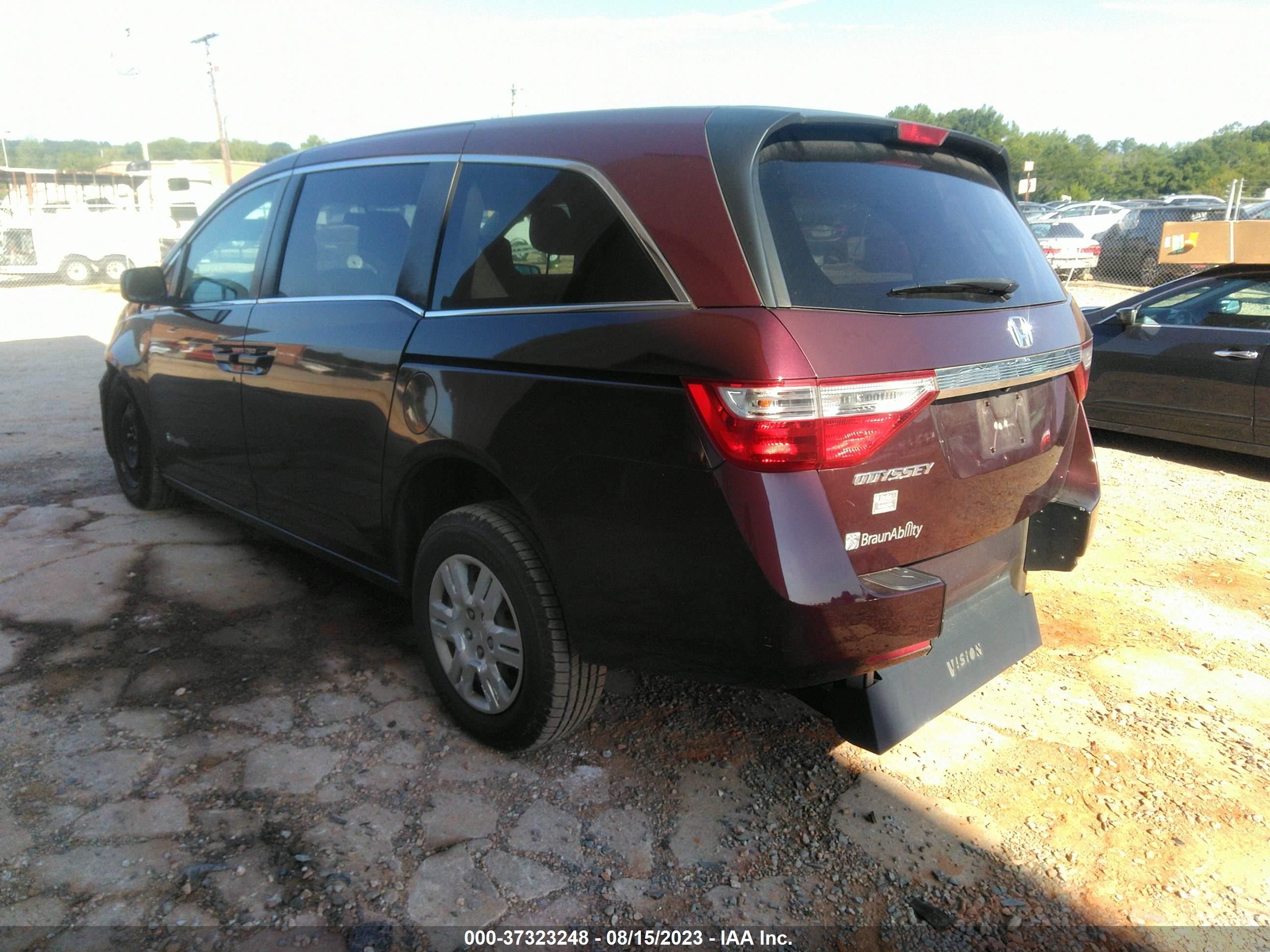 Photo 2 VIN: 5FNRL5H21DB072821 - HONDA ODYSSEY 