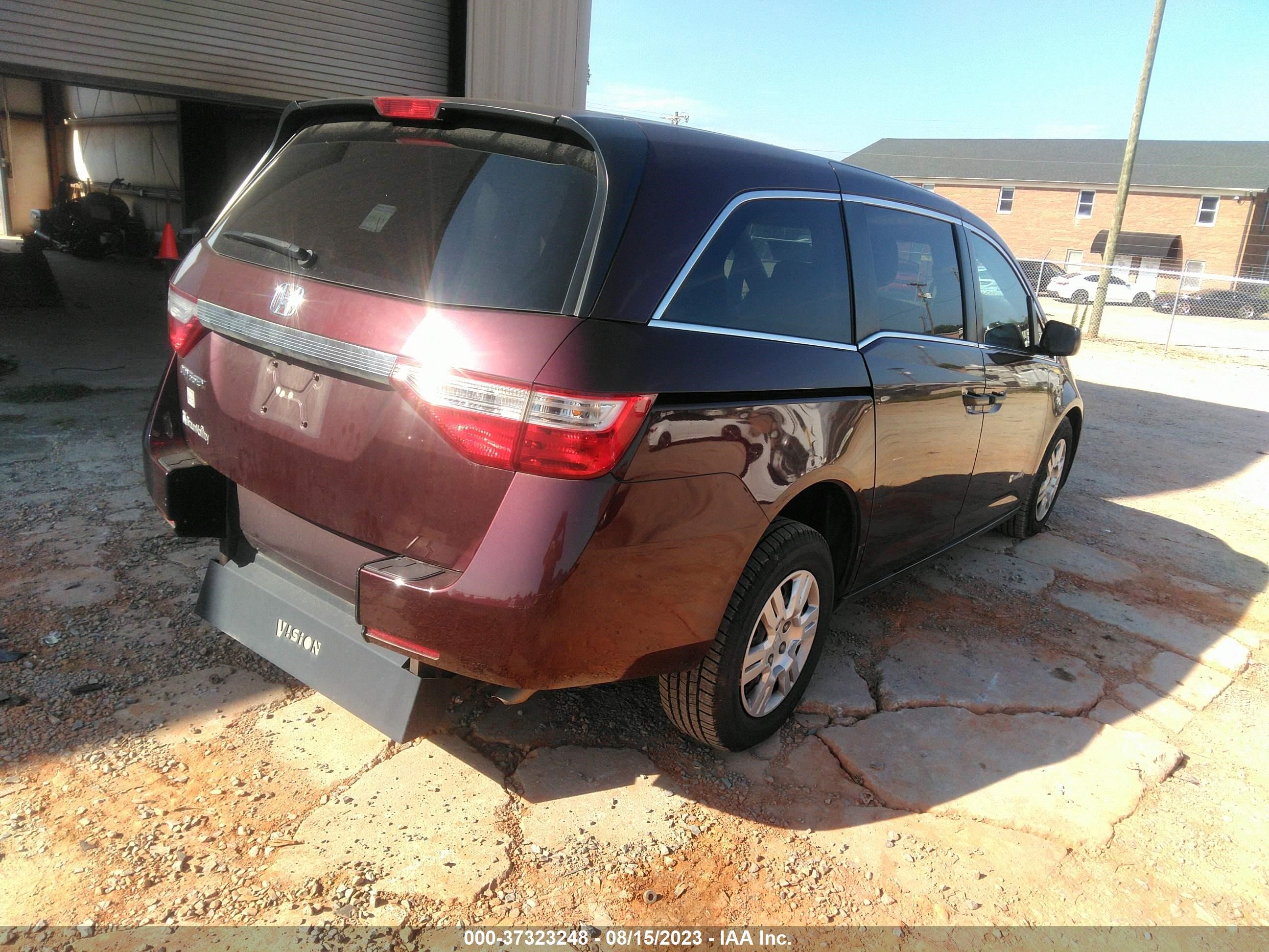 Photo 3 VIN: 5FNRL5H21DB072821 - HONDA ODYSSEY 