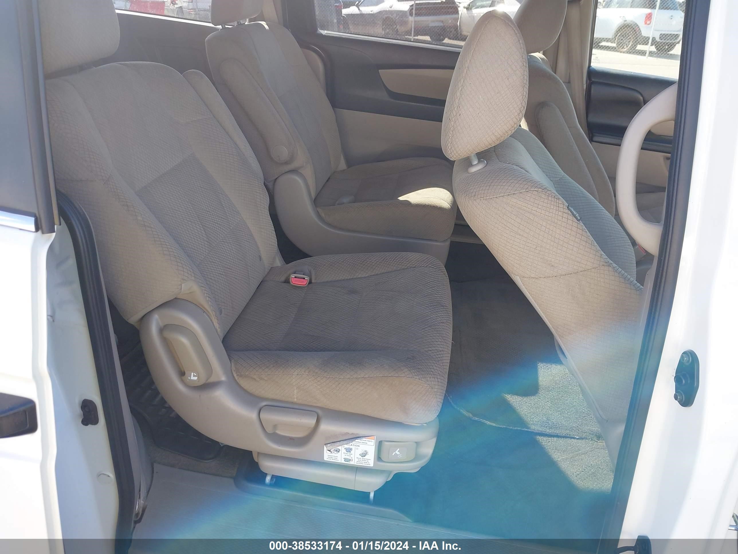 Photo 7 VIN: 5FNRL5H21GB001879 - HONDA ODYSSEY 