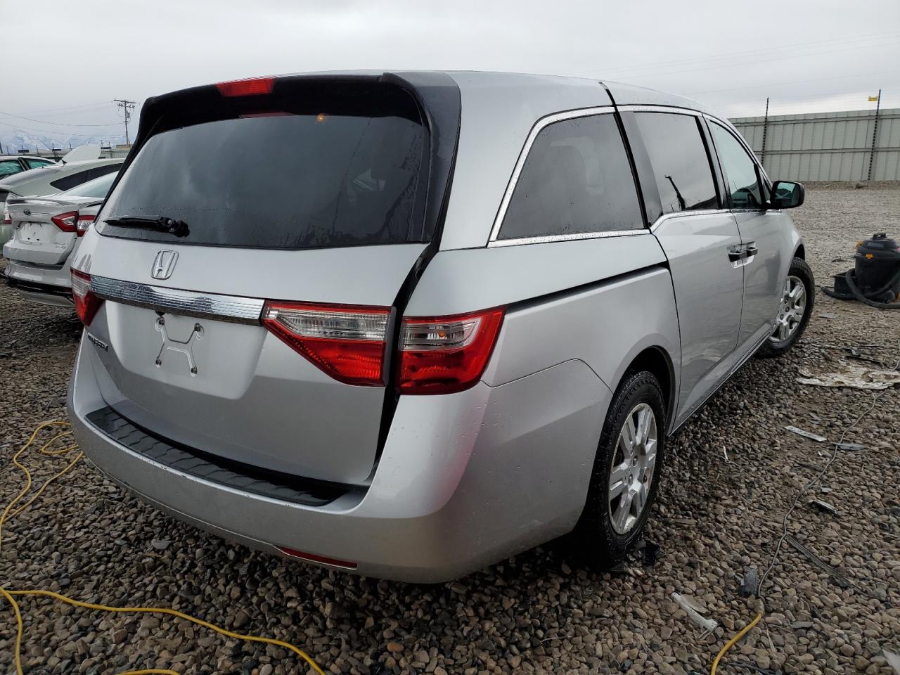 Photo 2 VIN: 5FNRL5H22DB075002 - HONDA ODYSSEY 