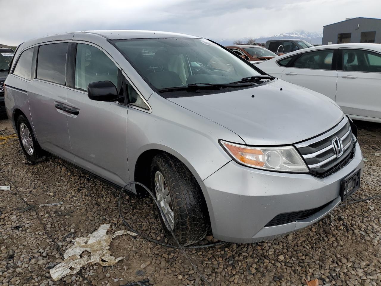 Photo 3 VIN: 5FNRL5H22DB075002 - HONDA ODYSSEY 