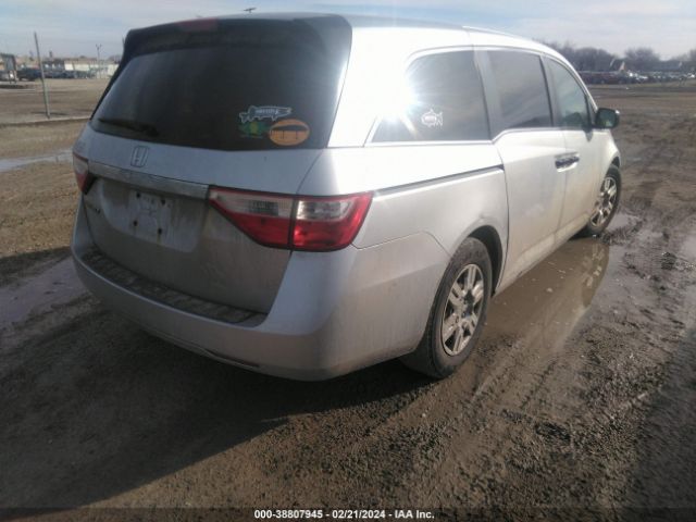 Photo 3 VIN: 5FNRL5H23BB007109 - HONDA ODYSSEY 