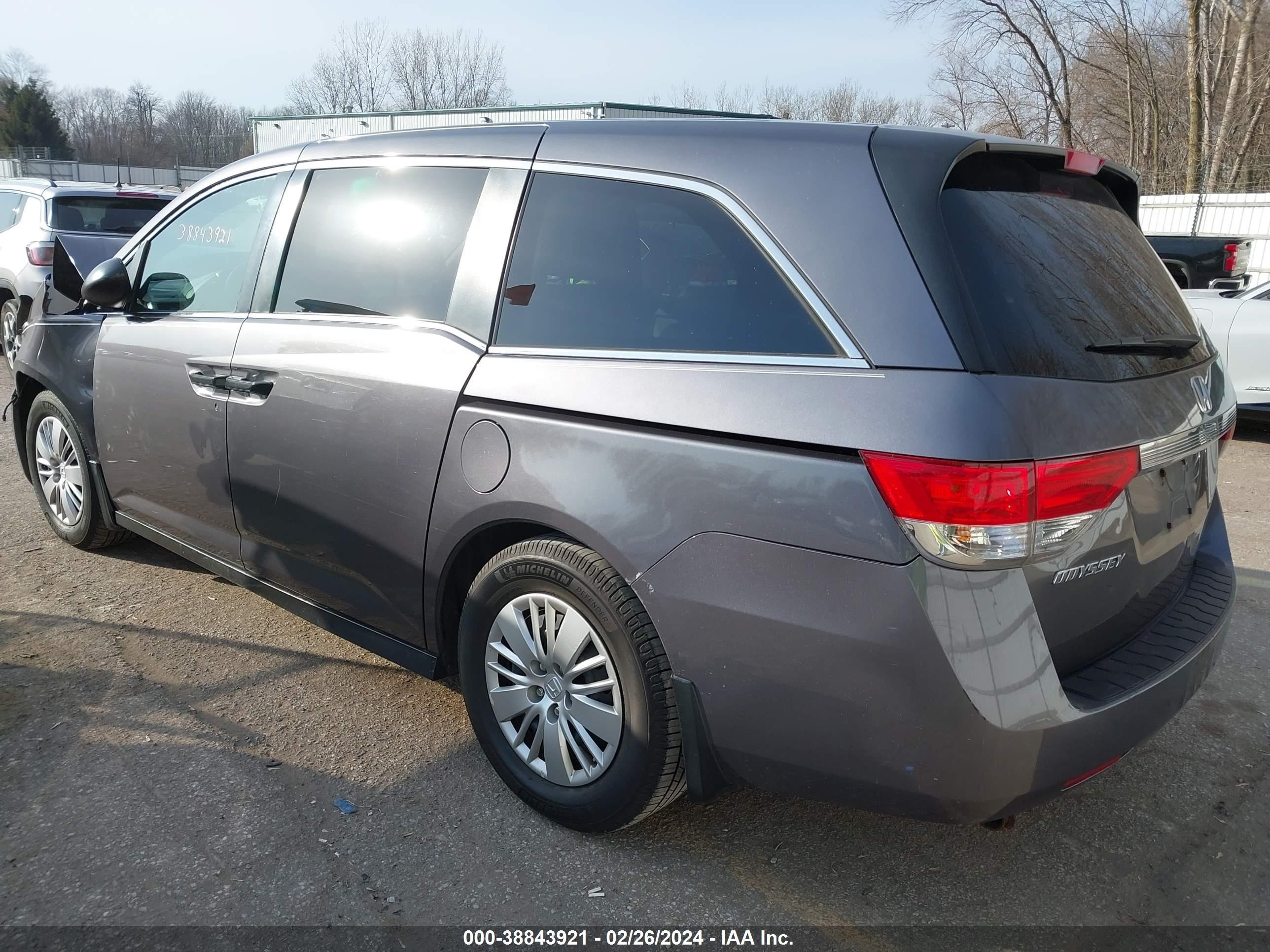 Photo 2 VIN: 5FNRL5H23FB066280 - HONDA ODYSSEY 