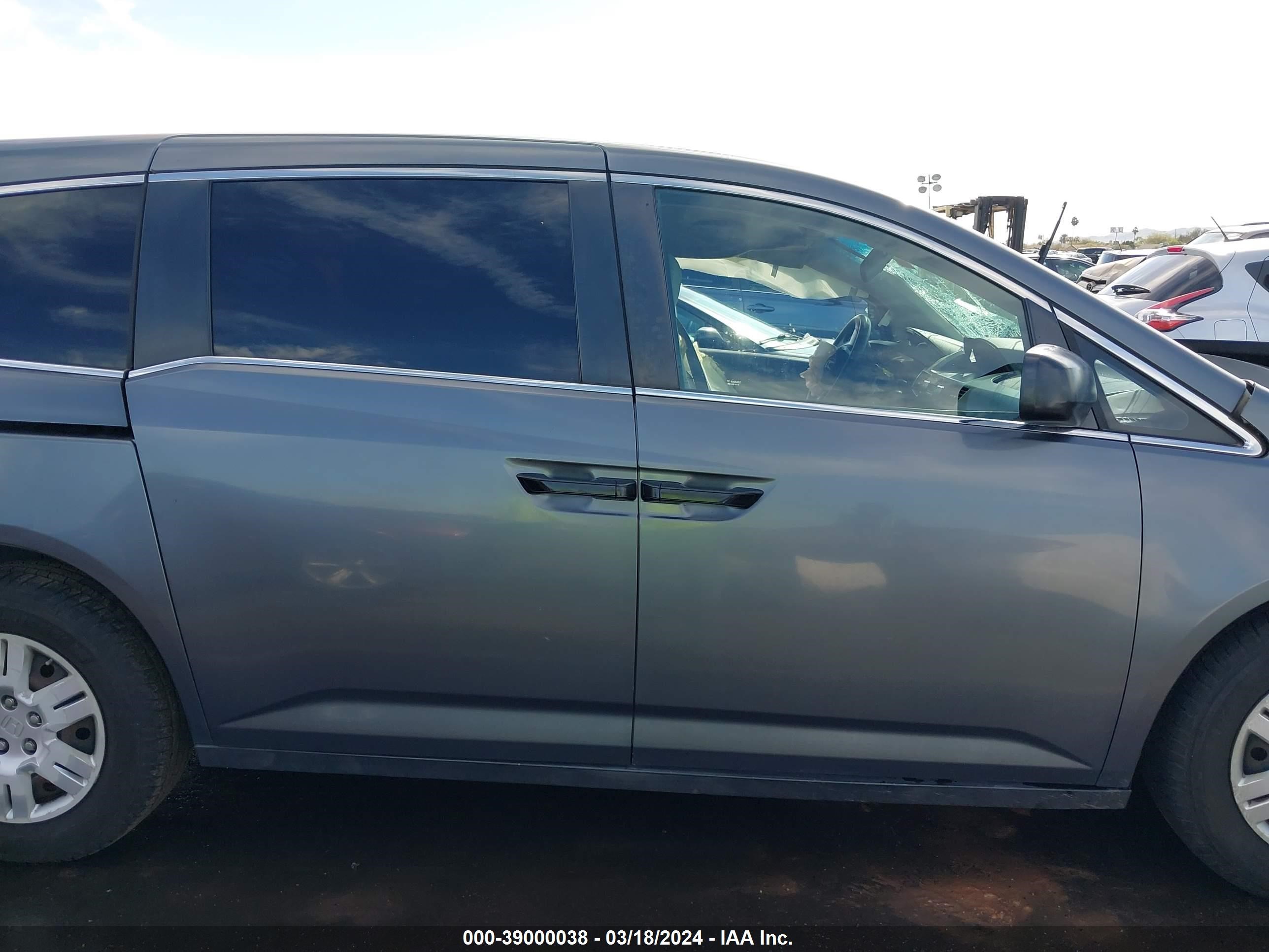 Photo 12 VIN: 5FNRL5H24CB027547 - HONDA ODYSSEY 