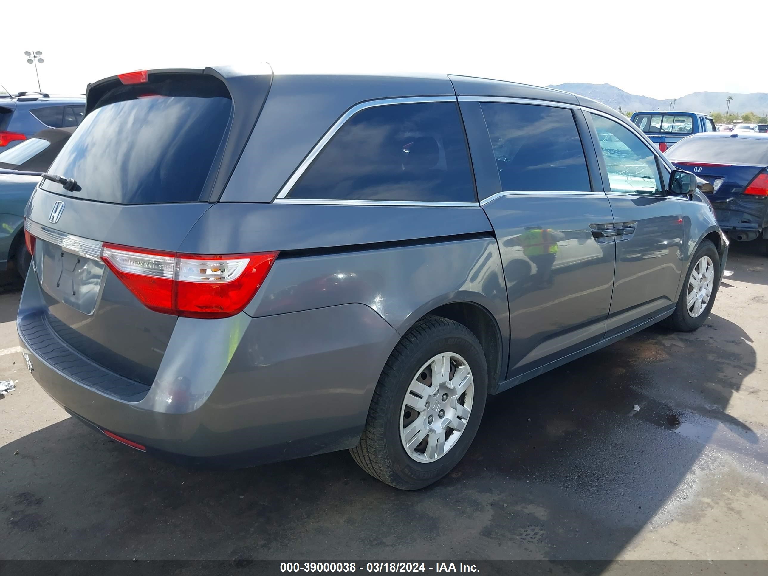 Photo 3 VIN: 5FNRL5H24CB027547 - HONDA ODYSSEY 