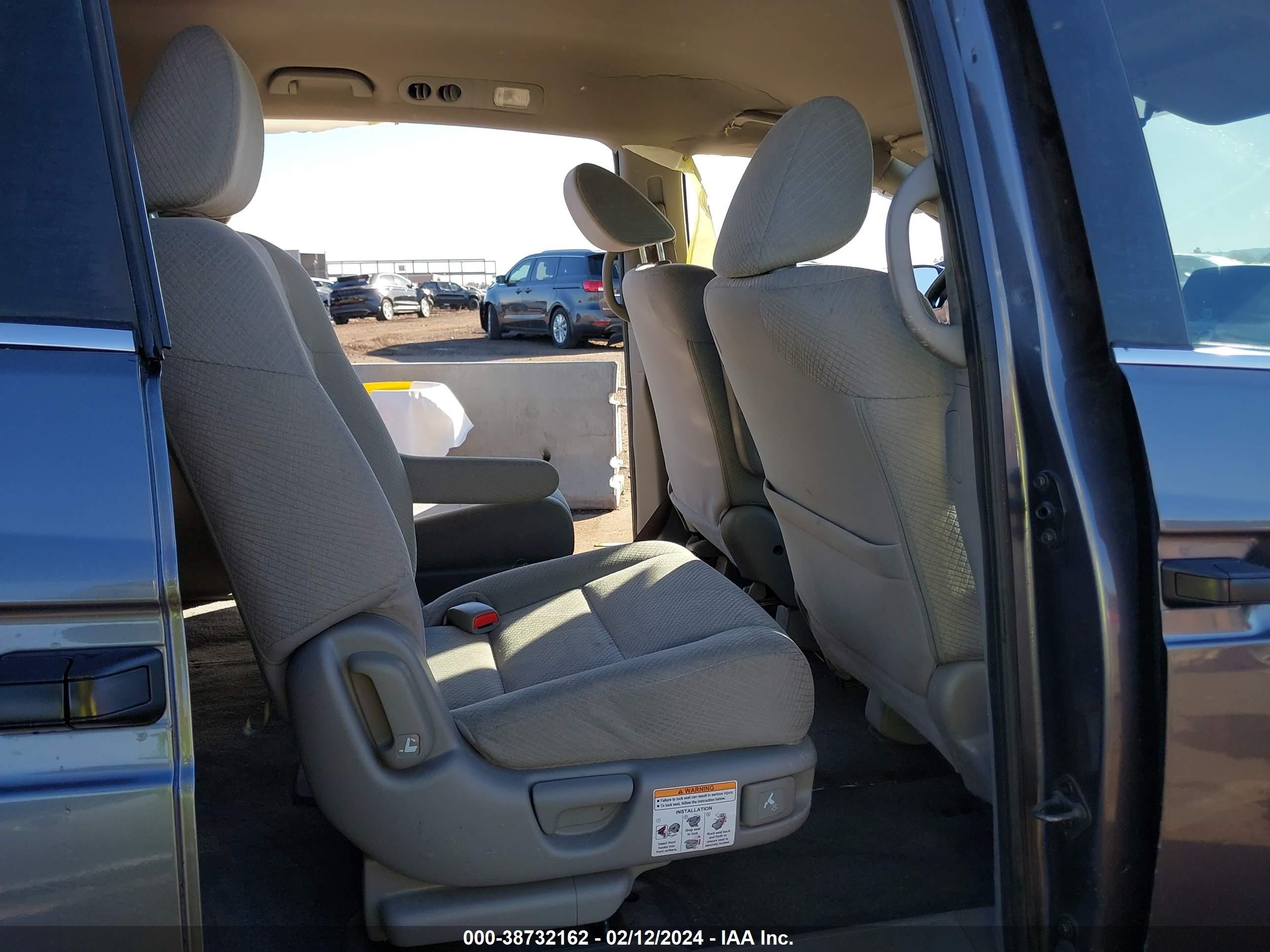 Photo 7 VIN: 5FNRL5H24FB049777 - HONDA ODYSSEY 