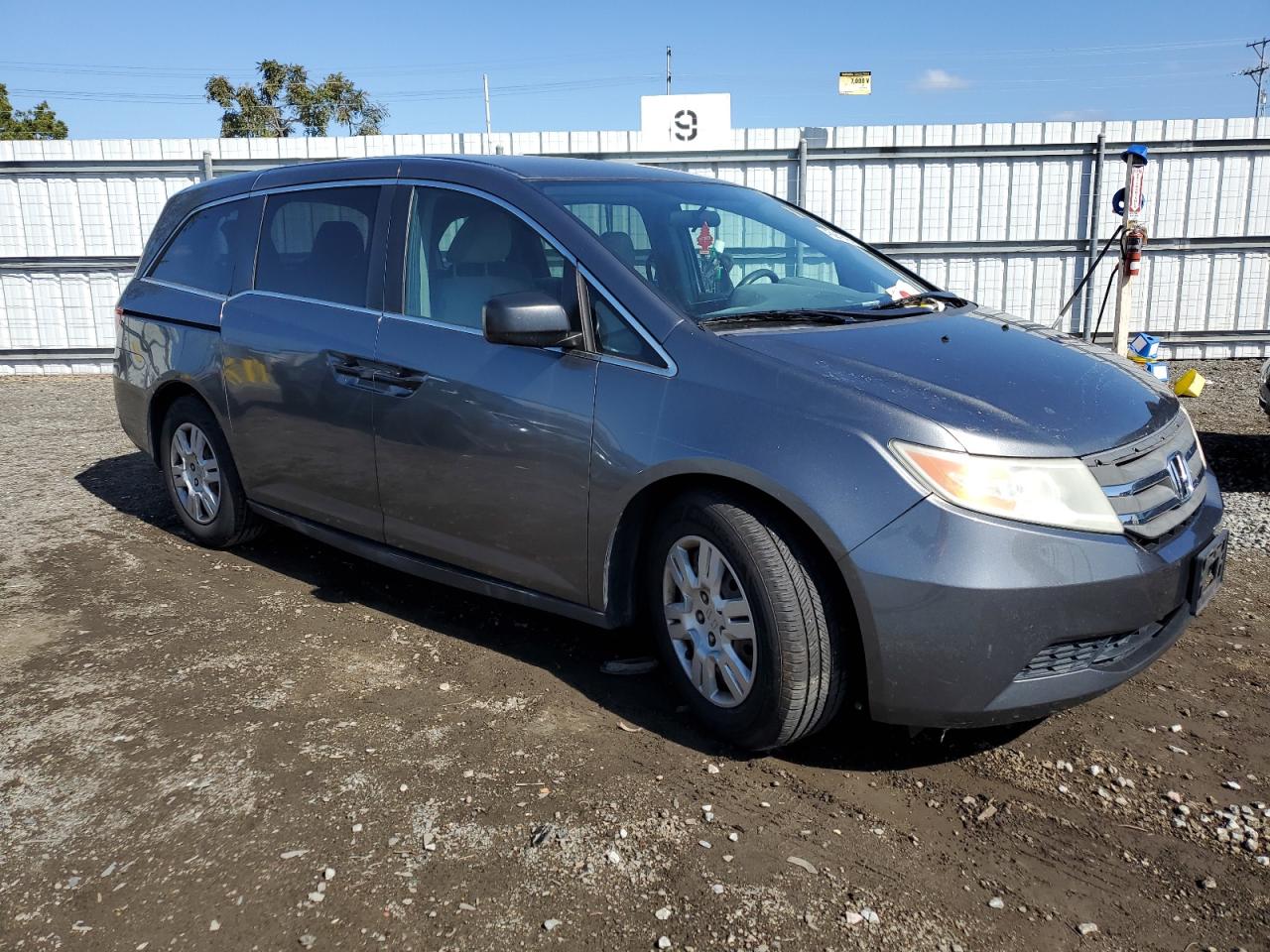 Photo 3 VIN: 5FNRL5H25DB061949 - HONDA ODYSSEY 