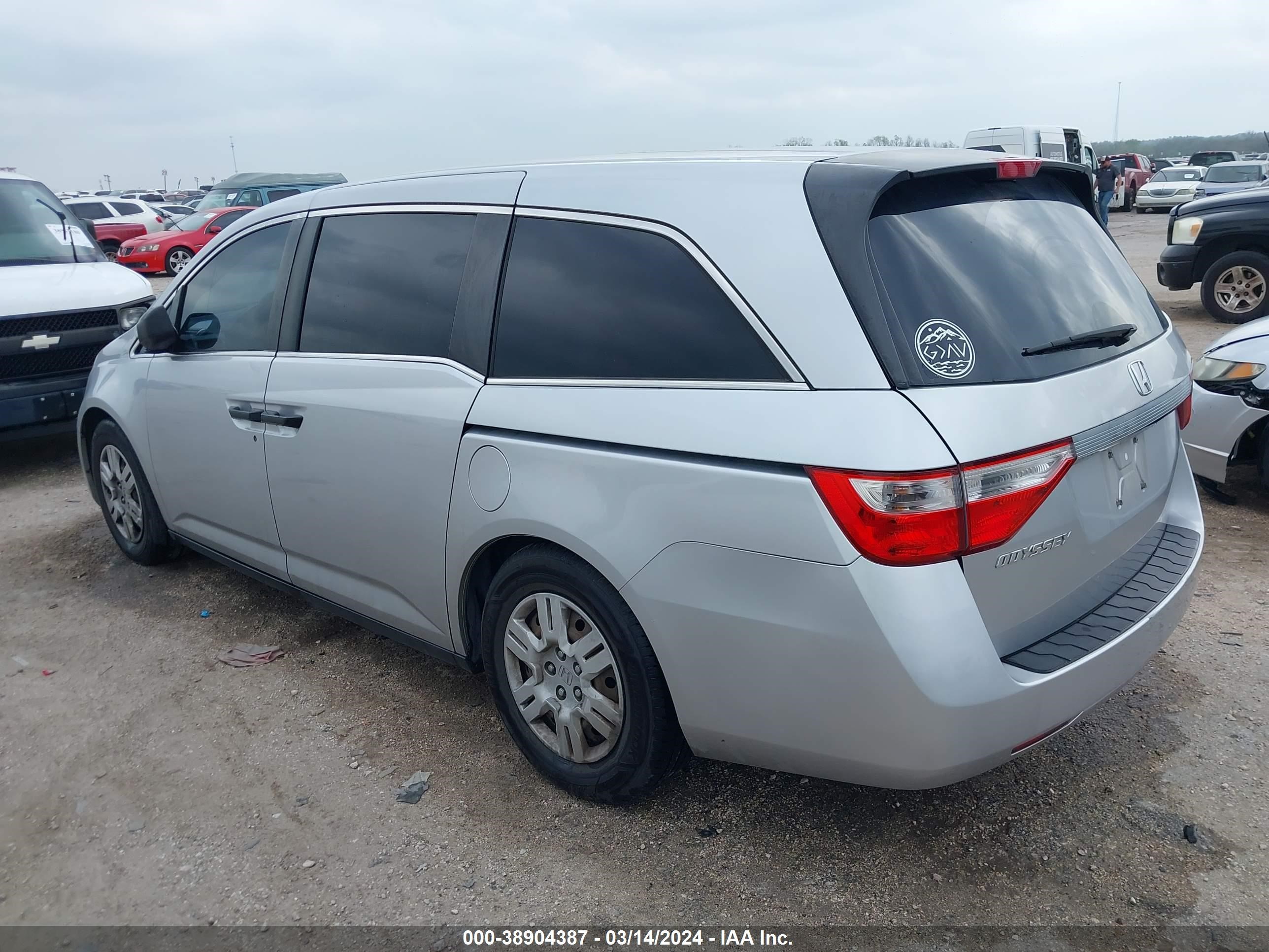 Photo 2 VIN: 5FNRL5H26BB034336 - HONDA ODYSSEY 