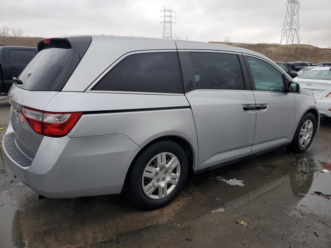 Photo 2 VIN: 5FNRL5H28BB098863 - HONDA ODYSSEY 