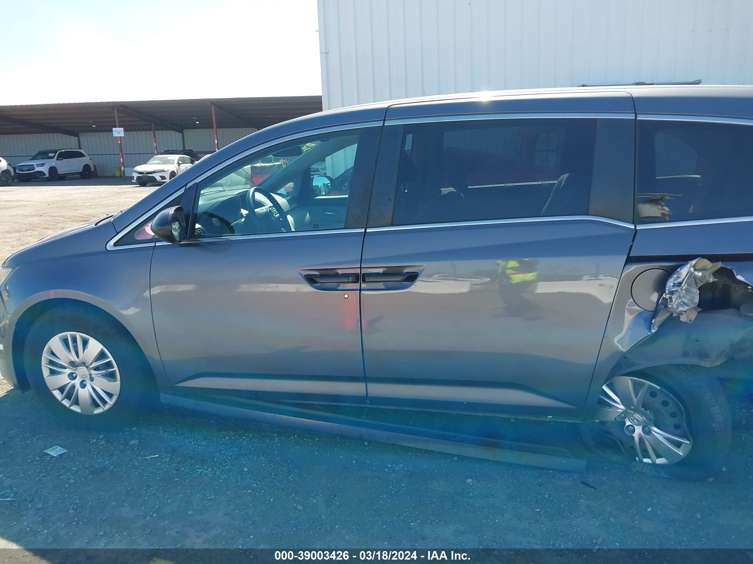 Photo 13 VIN: 5FNRL5H28GB148958 - HONDA ODYSSEY 