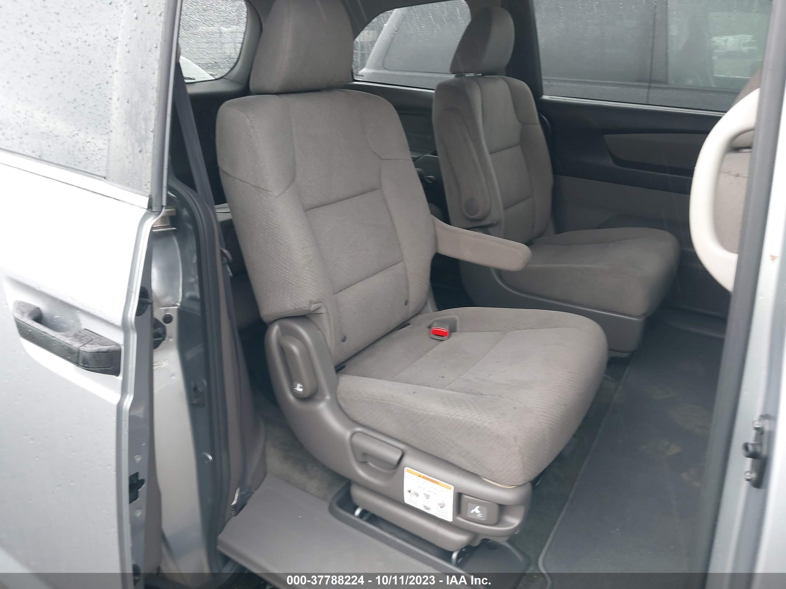 Photo 7 VIN: 5FNRL5H28GB160835 - HONDA ODYSSEY 