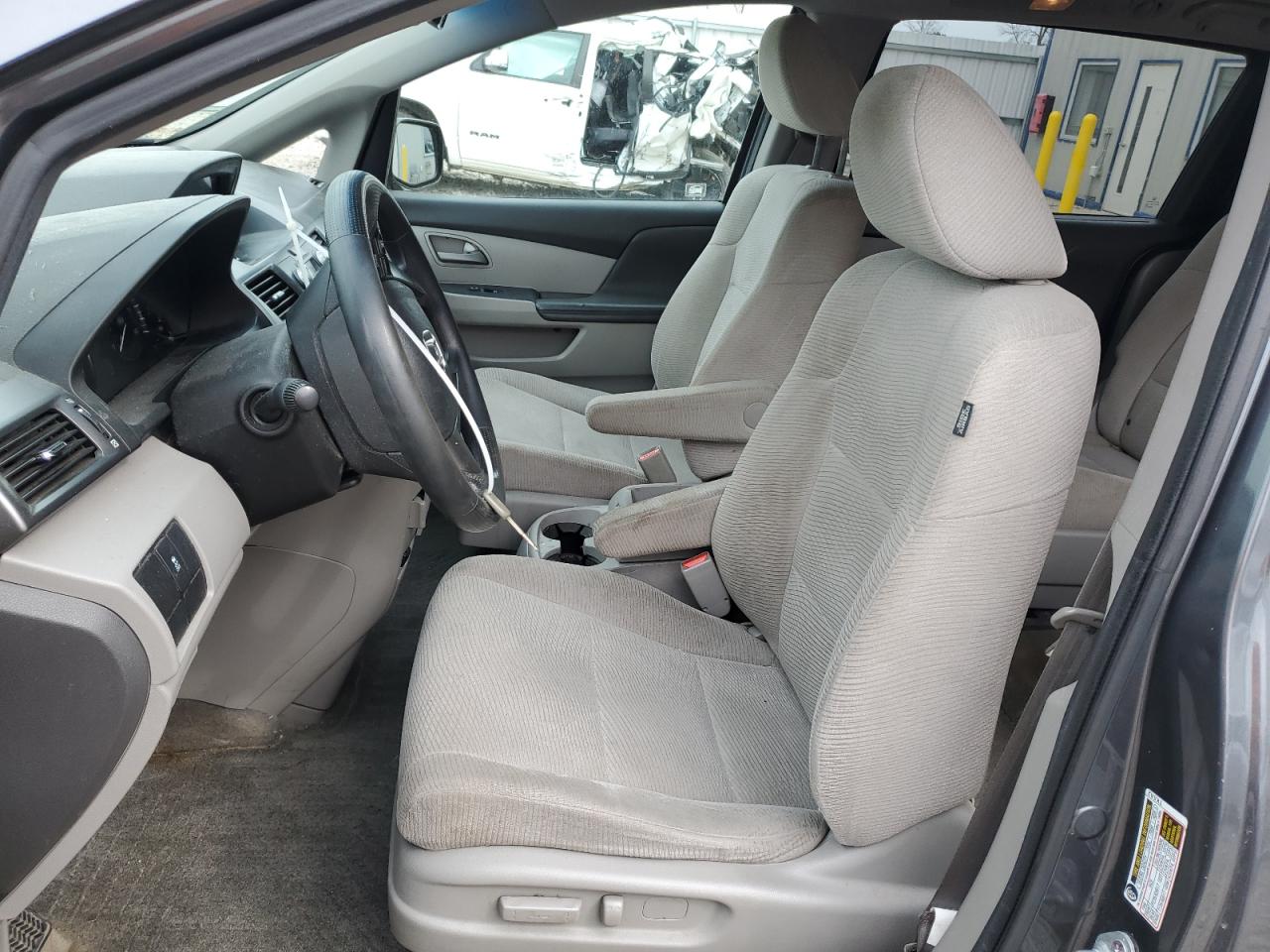 Photo 6 VIN: 5FNRL5H2XBB006877 - HONDA ODYSSEY 