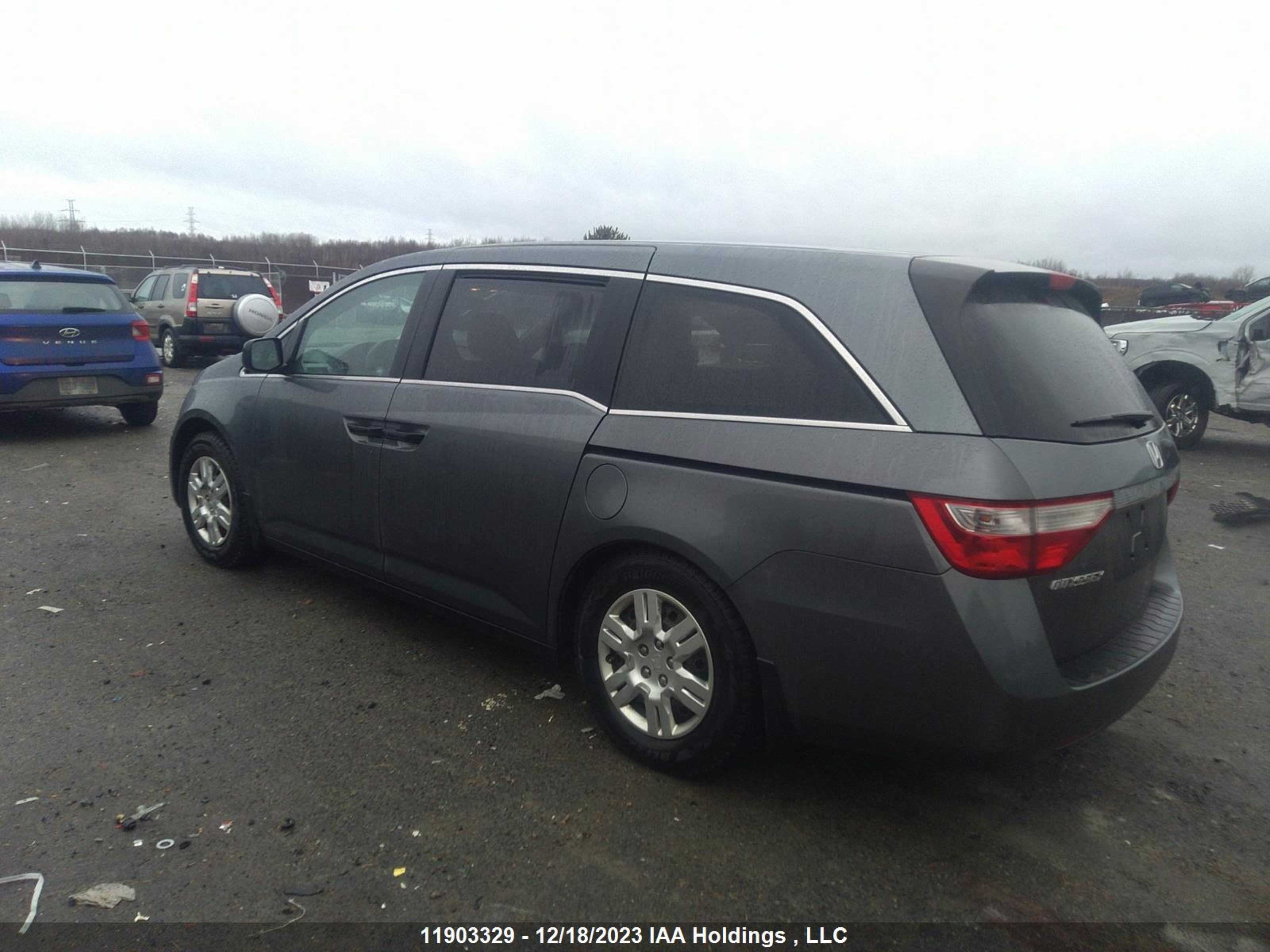 Photo 2 VIN: 5FNRL5H2XBB504397 - HONDA ODYSSEY 