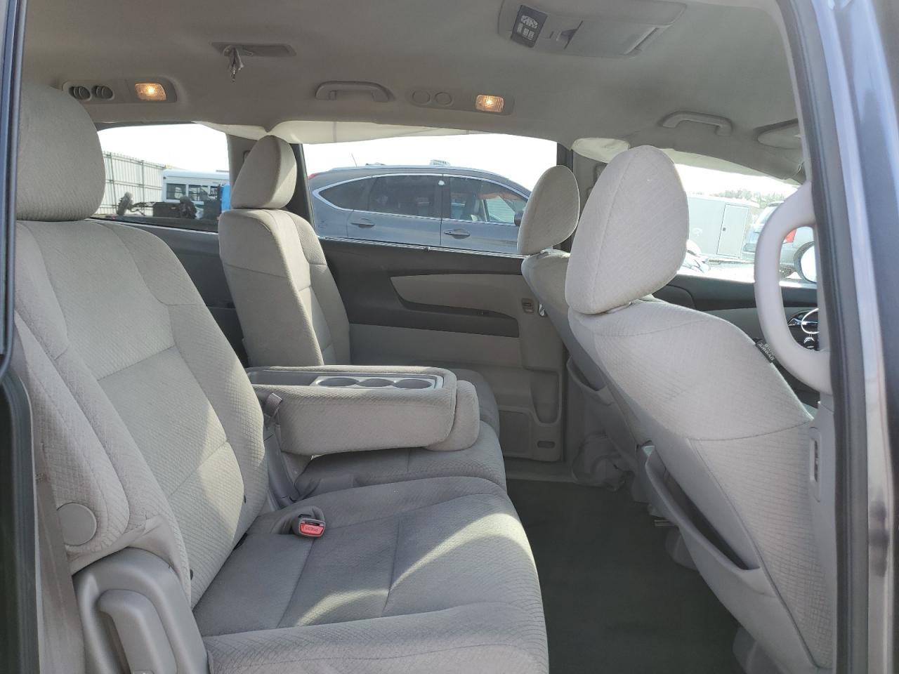 Photo 10 VIN: 5FNRL5H31GB045101 - HONDA ODYSSEY 