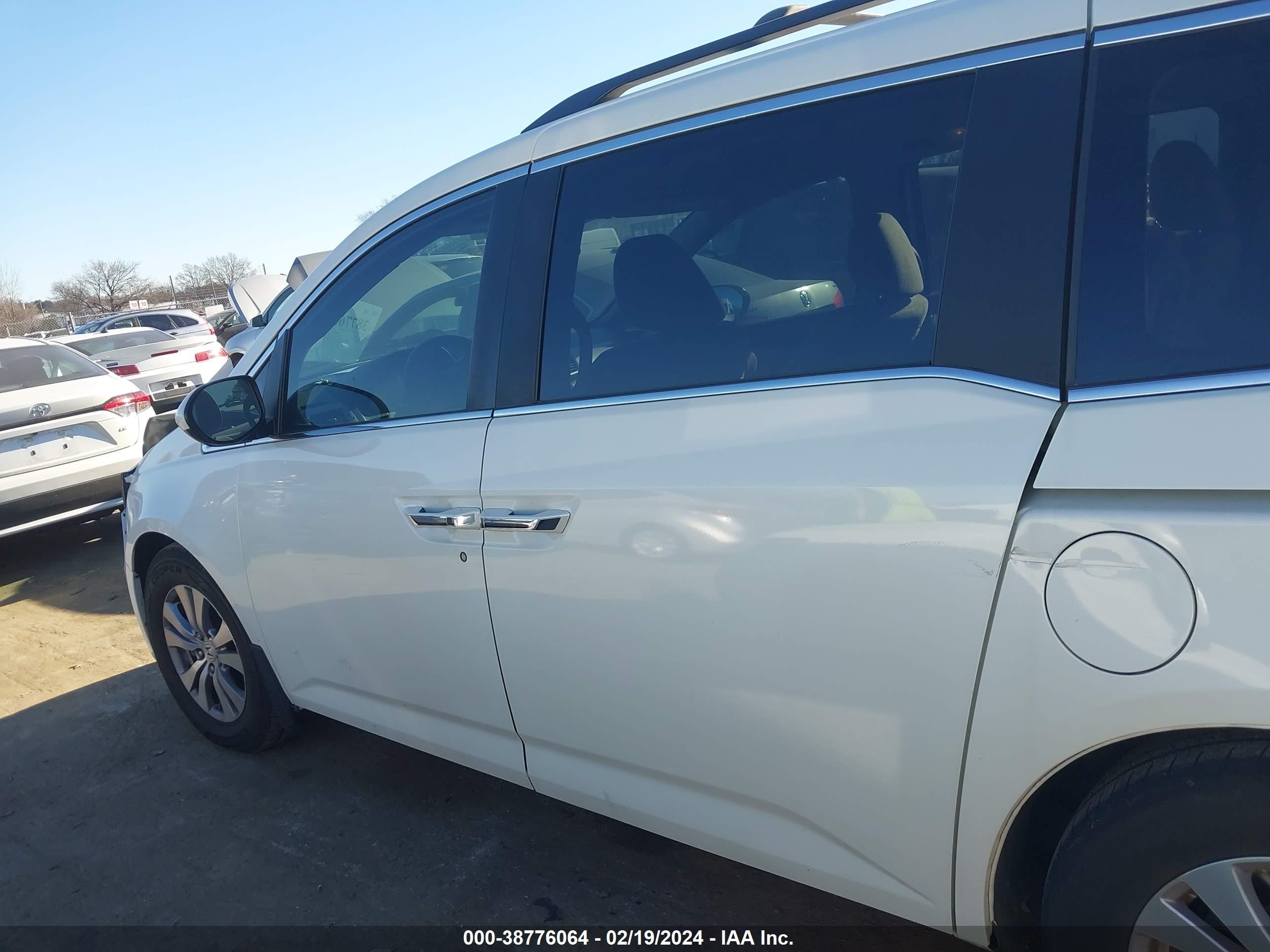 Photo 13 VIN: 5FNRL5H33GB083011 - HONDA ODYSSEY 