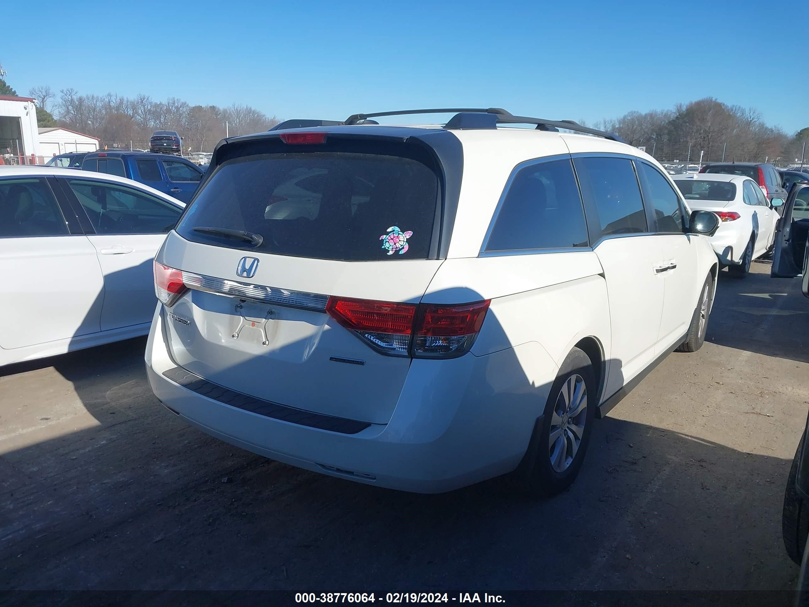 Photo 3 VIN: 5FNRL5H33GB083011 - HONDA ODYSSEY 