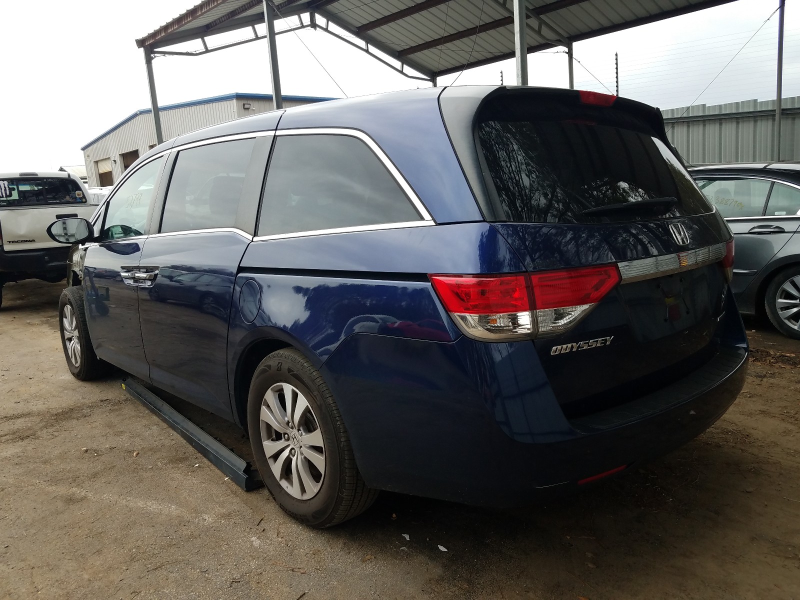 Photo 2 VIN: 5FNRL5H38GB077737 - HONDA ODYSSEY SE 