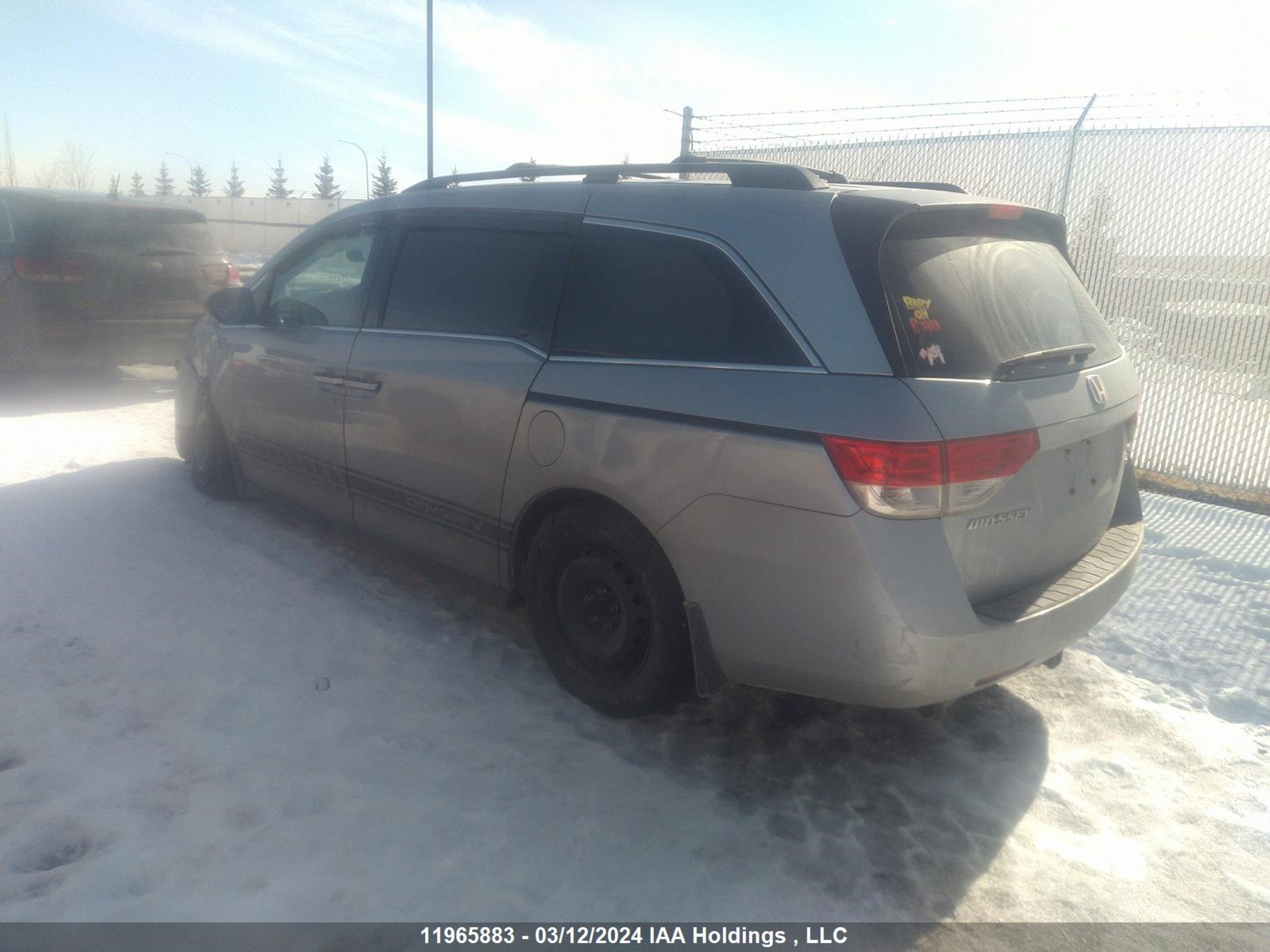 Photo 2 VIN: 5FNRL5H3XGB509020 - HONDA ODYSSEY 