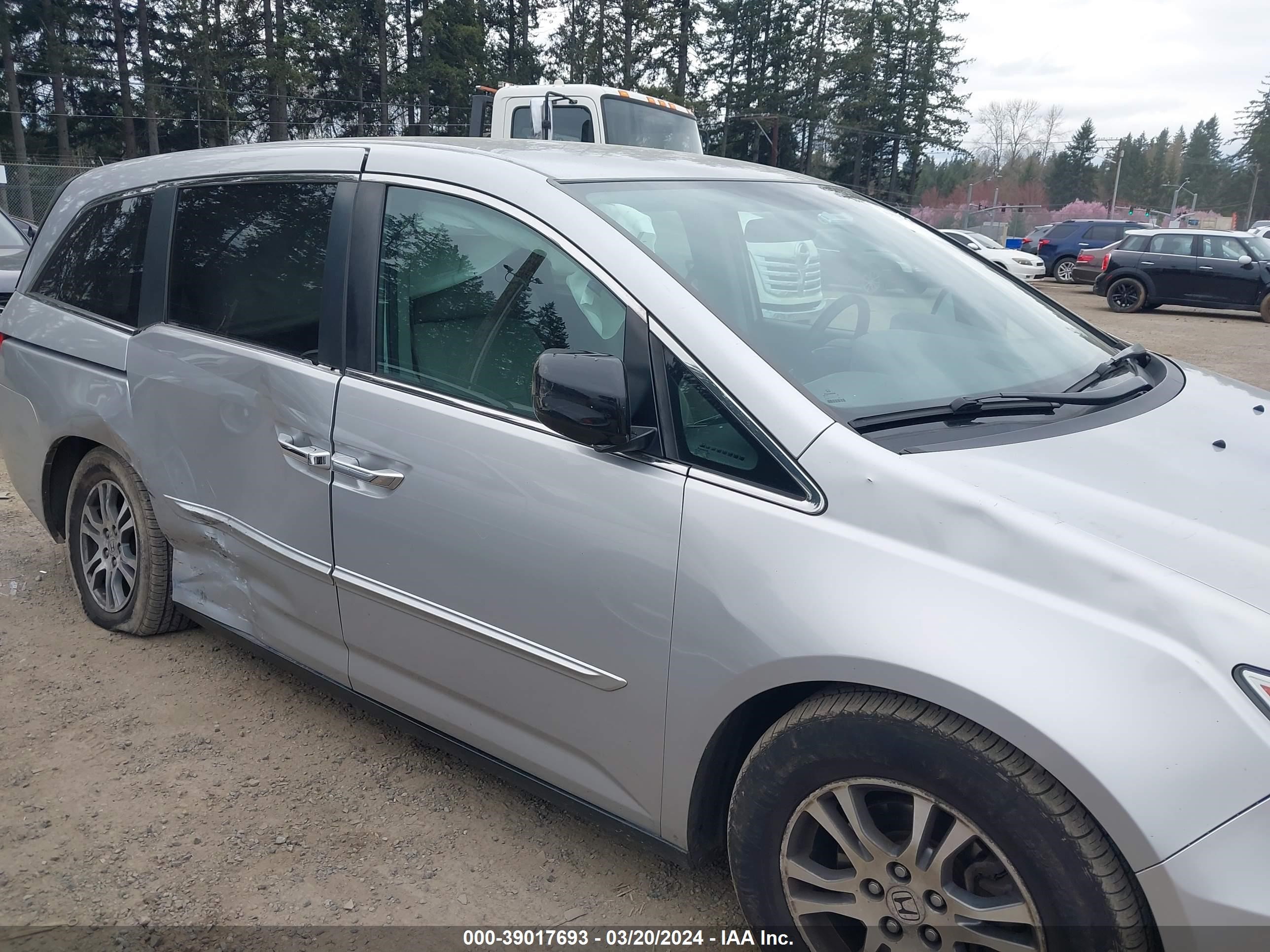 Photo 12 VIN: 5FNRL5H40DB059608 - HONDA ODYSSEY 