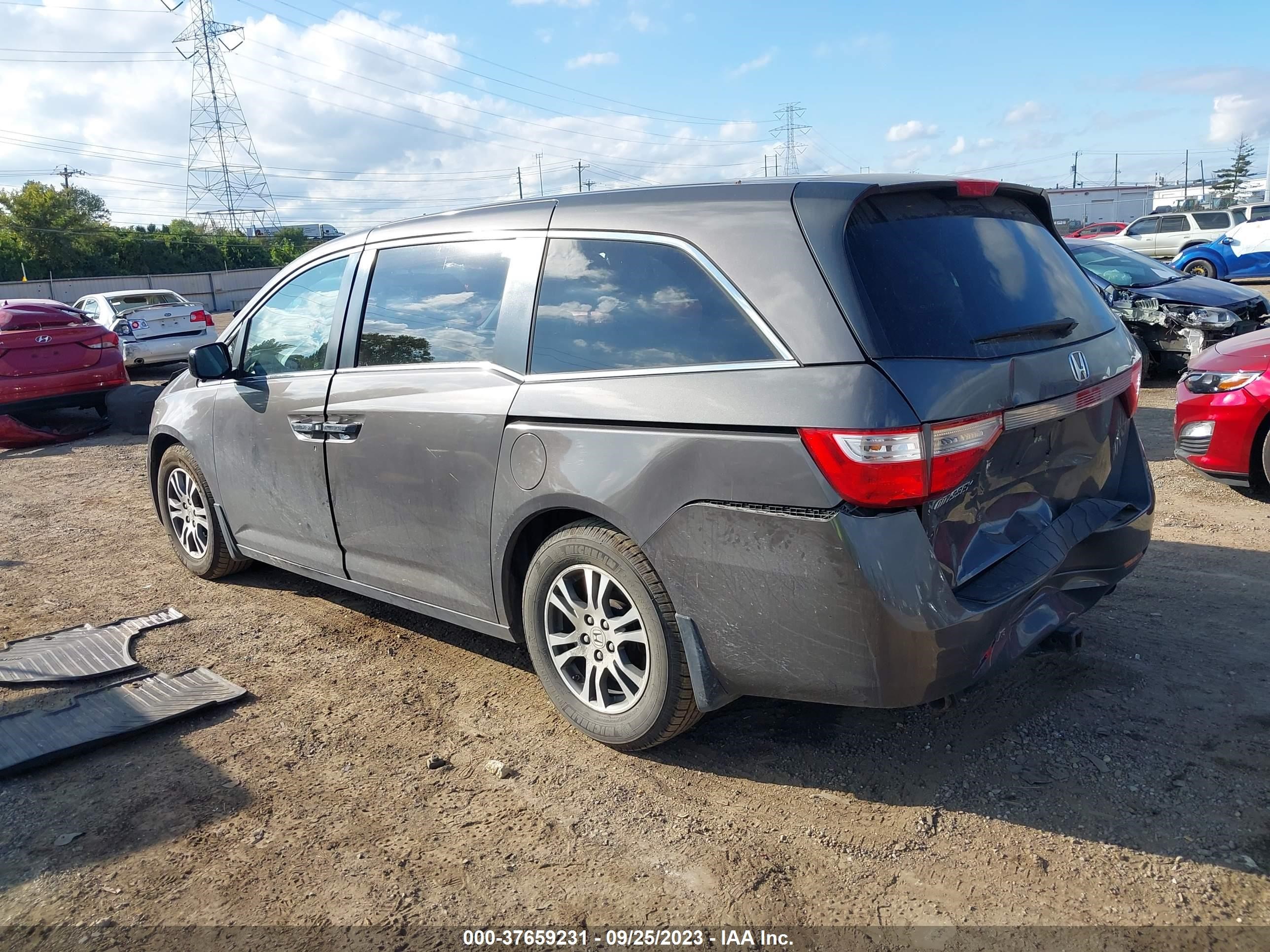 Photo 2 VIN: 5FNRL5H40DB091829 - HONDA ODYSSEY 