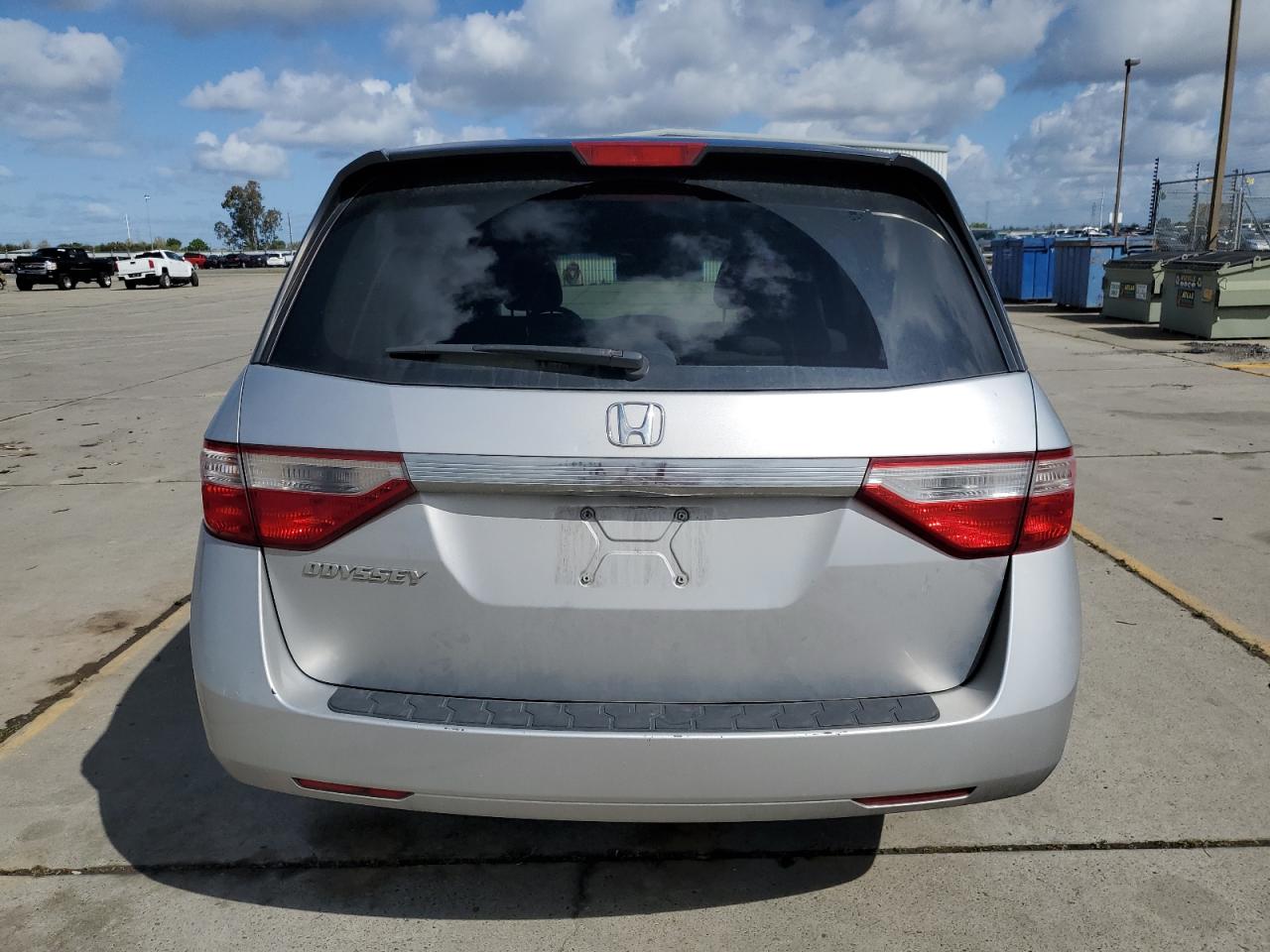 Photo 5 VIN: 5FNRL5H41BB032902 - HONDA ODYSSEY 