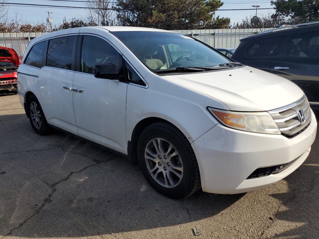 Photo 3 VIN: 5FNRL5H41BB037324 - HONDA ODYSSEY 