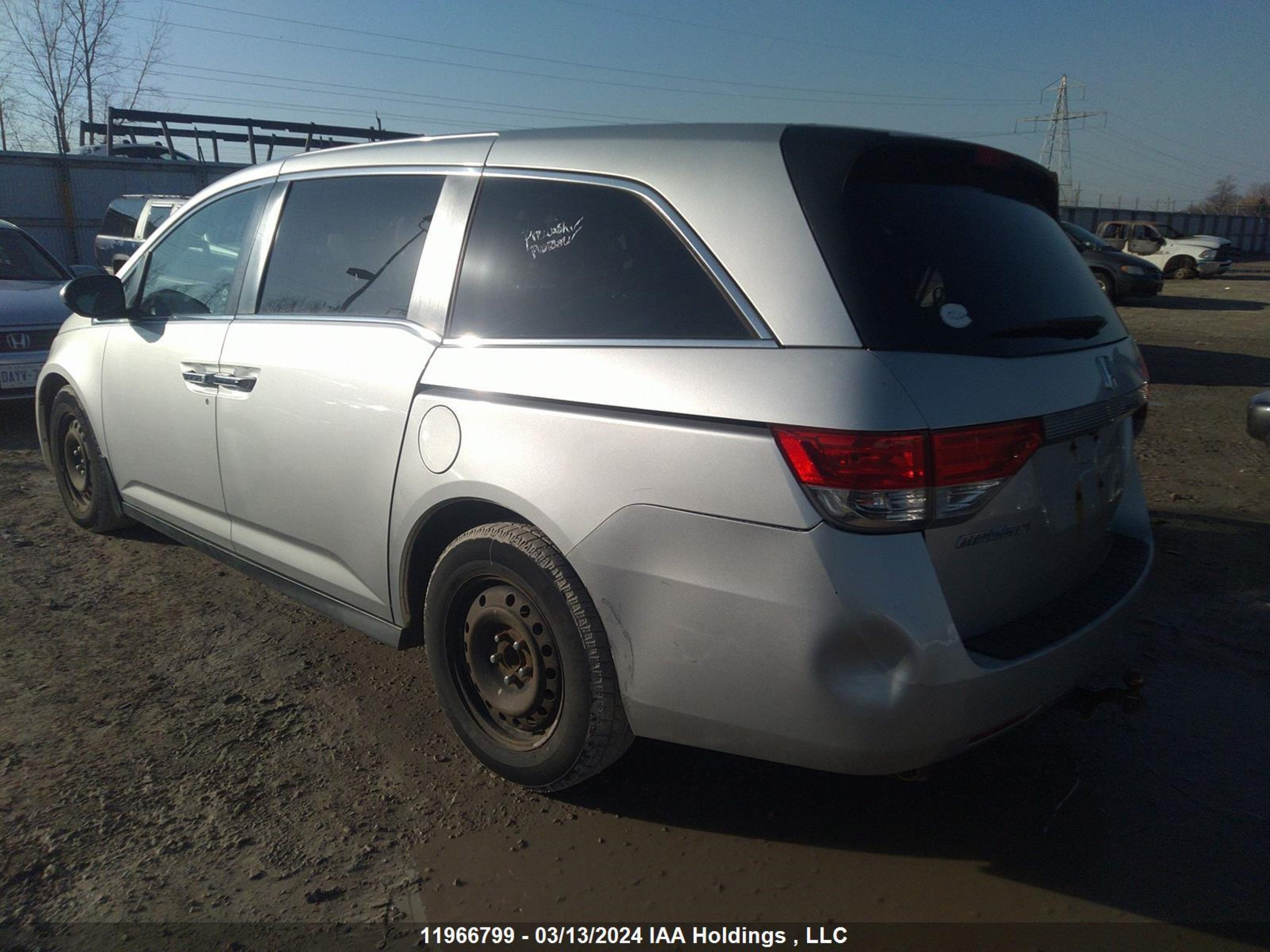 Photo 2 VIN: 5FNRL5H42FB506748 - HONDA ODYSSEY 