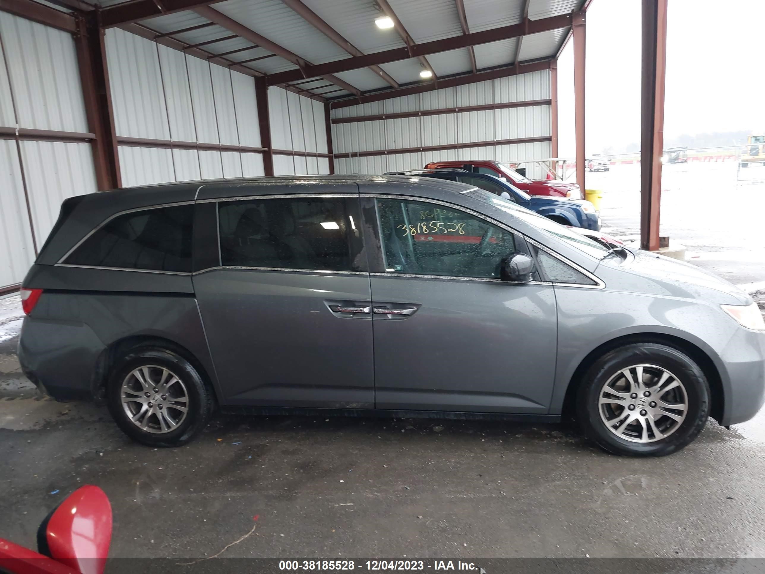 Photo 12 VIN: 5FNRL5H43BB068977 - HONDA ODYSSEY 