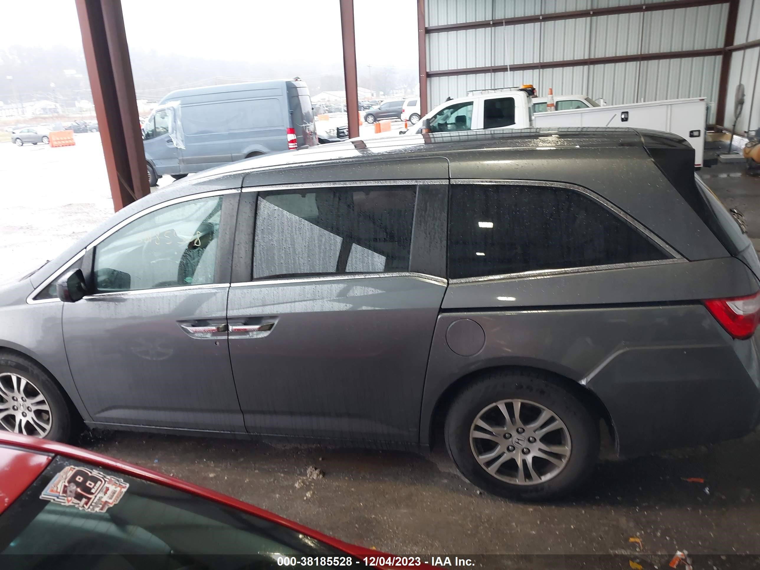 Photo 13 VIN: 5FNRL5H43BB068977 - HONDA ODYSSEY 