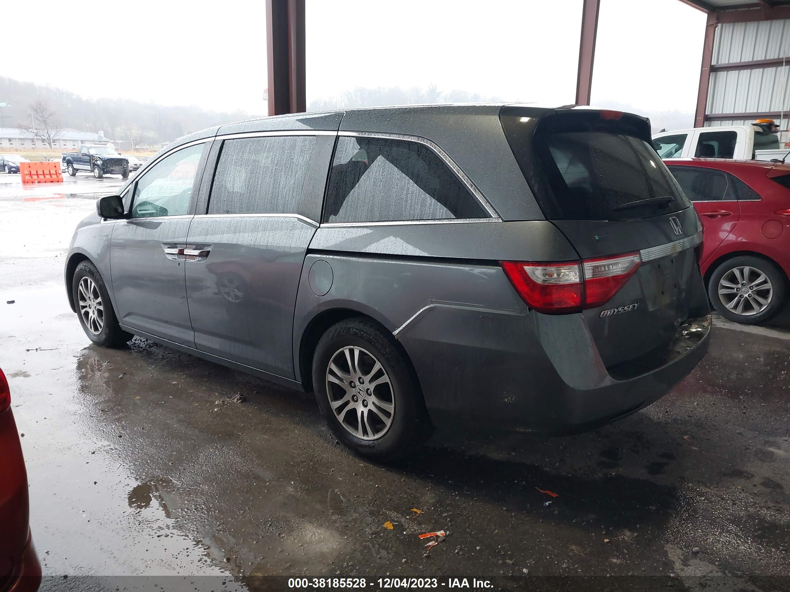 Photo 2 VIN: 5FNRL5H43BB068977 - HONDA ODYSSEY 