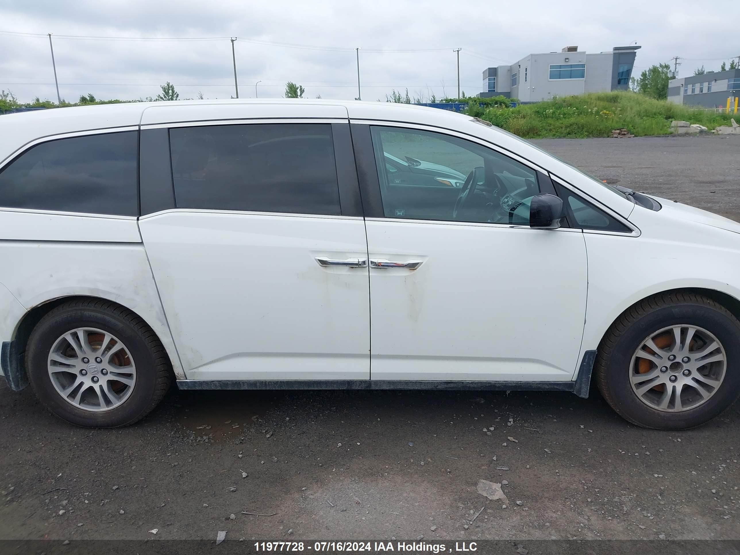 Photo 13 VIN: 5FNRL5H43BB510818 - HONDA ODYSSEY 