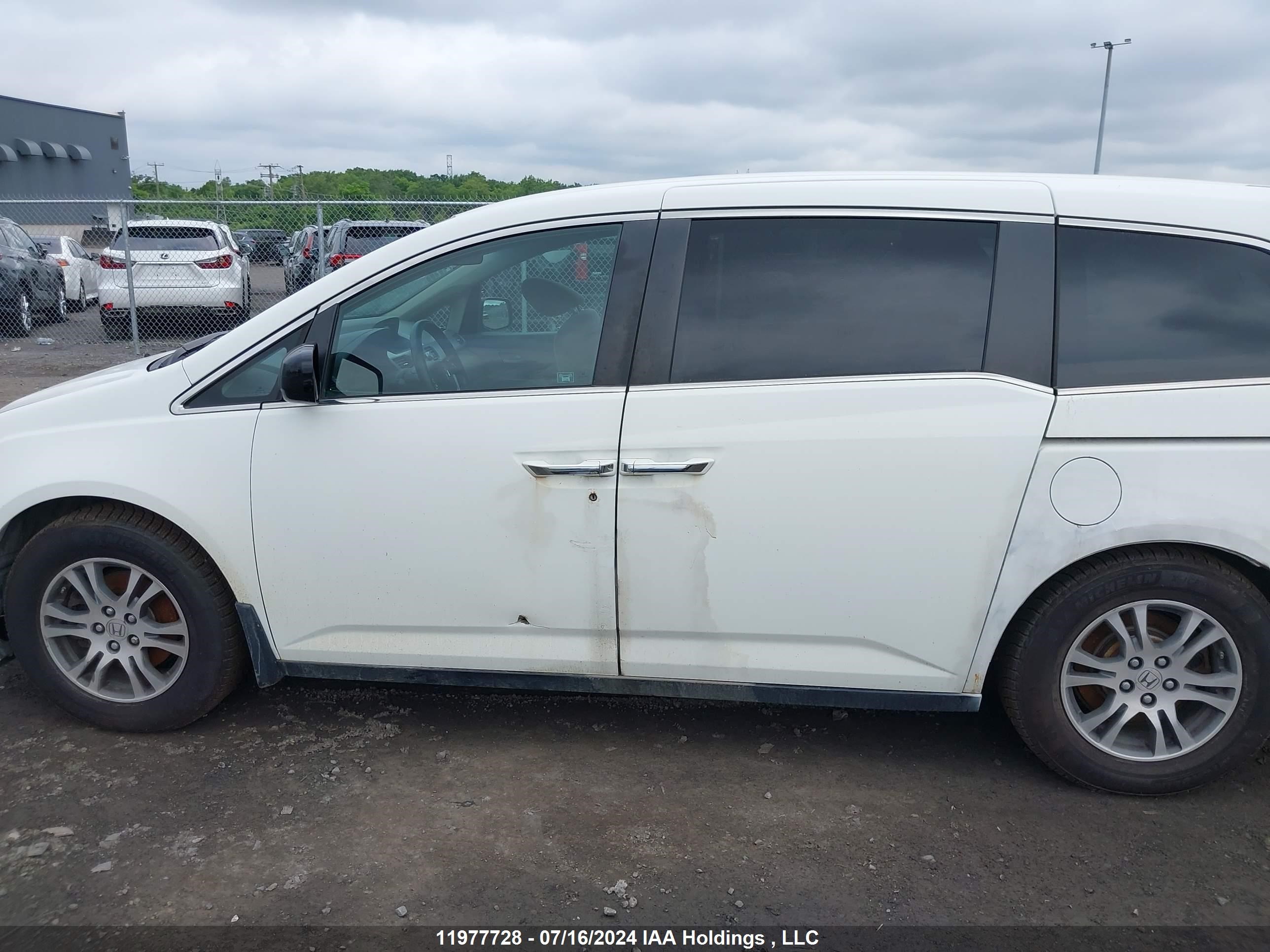 Photo 14 VIN: 5FNRL5H43BB510818 - HONDA ODYSSEY 