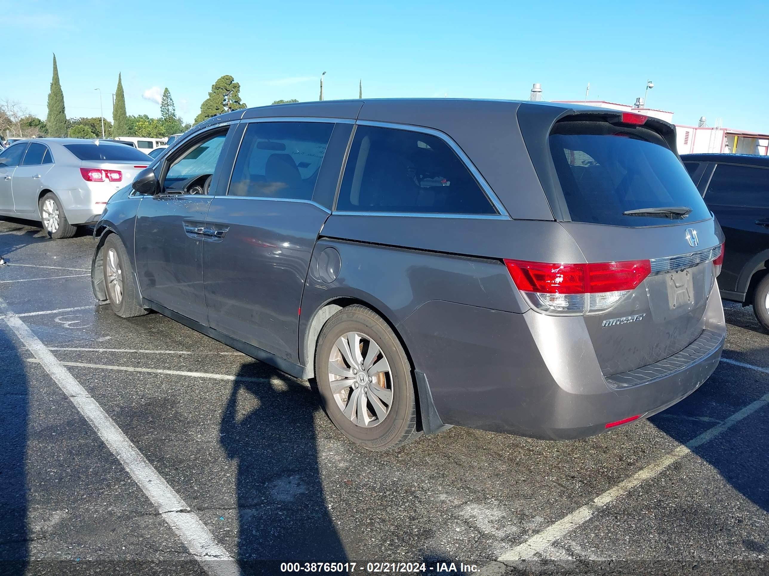 Photo 2 VIN: 5FNRL5H43EB135193 - HONDA ODYSSEY 