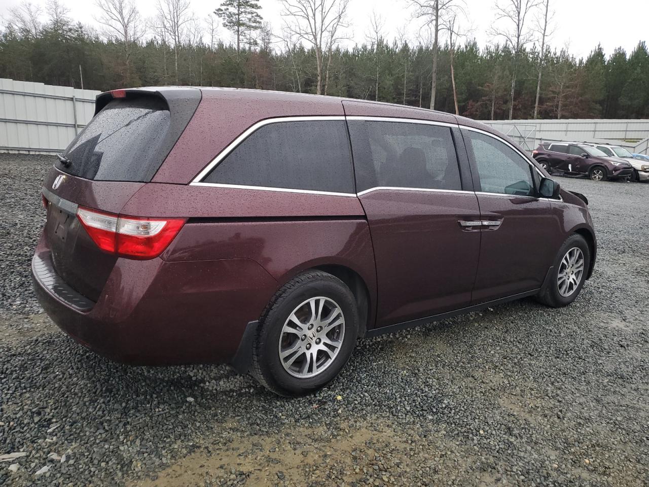 Photo 2 VIN: 5FNRL5H44BB029170 - HONDA ODYSSEY 