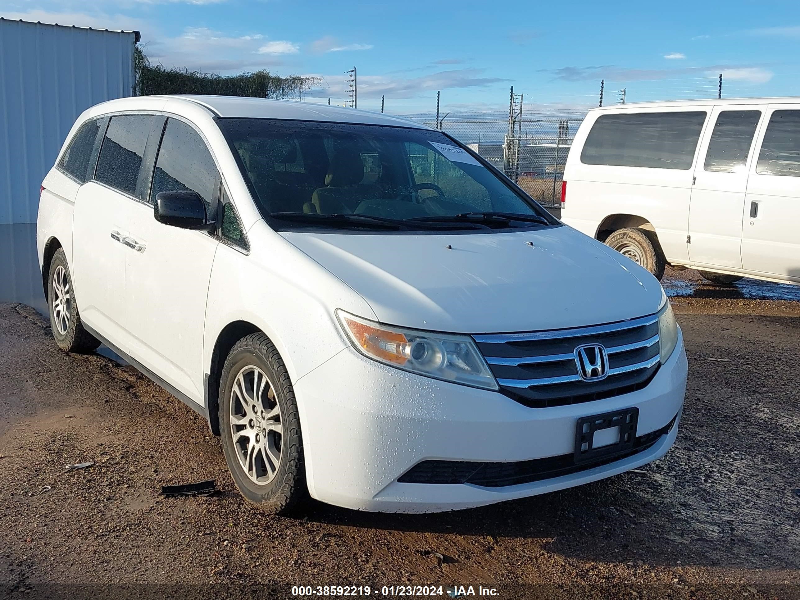 Photo 0 VIN: 5FNRL5H44BB064114 - HONDA ODYSSEY 