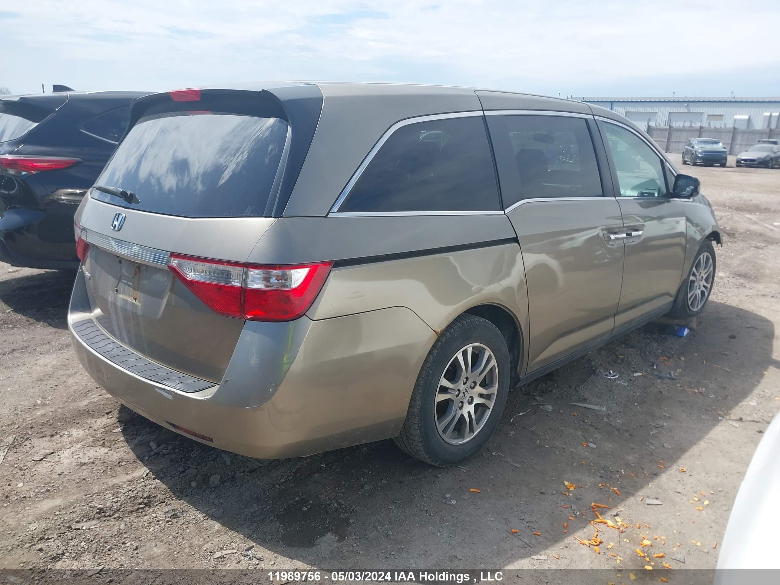 Photo 3 VIN: 5FNRL5H44BB507605 - HONDA ODYSSEY 