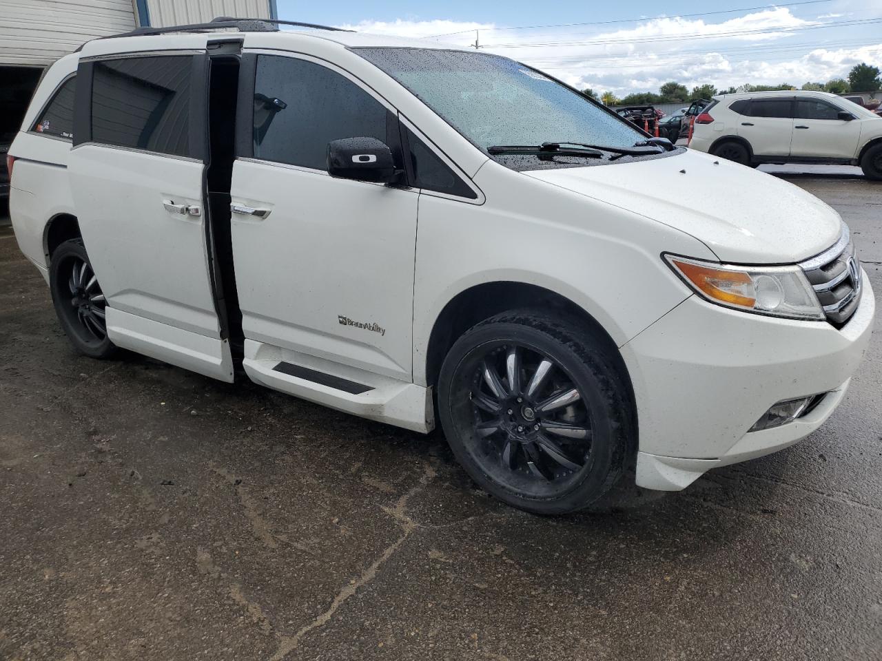 Photo 3 VIN: 5FNRL5H45BB099759 - HONDA ODYSSEY 