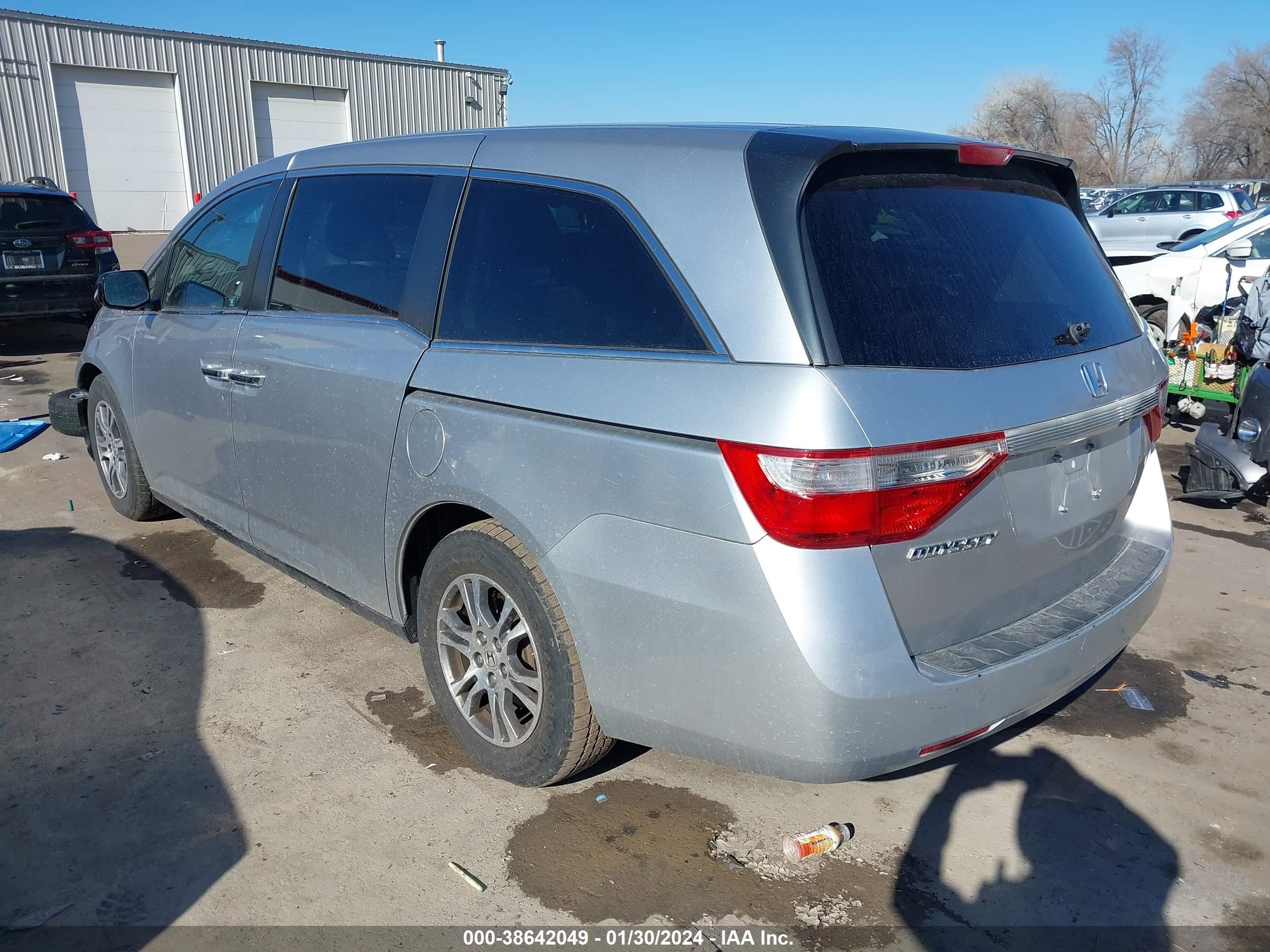 Photo 2 VIN: 5FNRL5H46BB092335 - HONDA ODYSSEY 