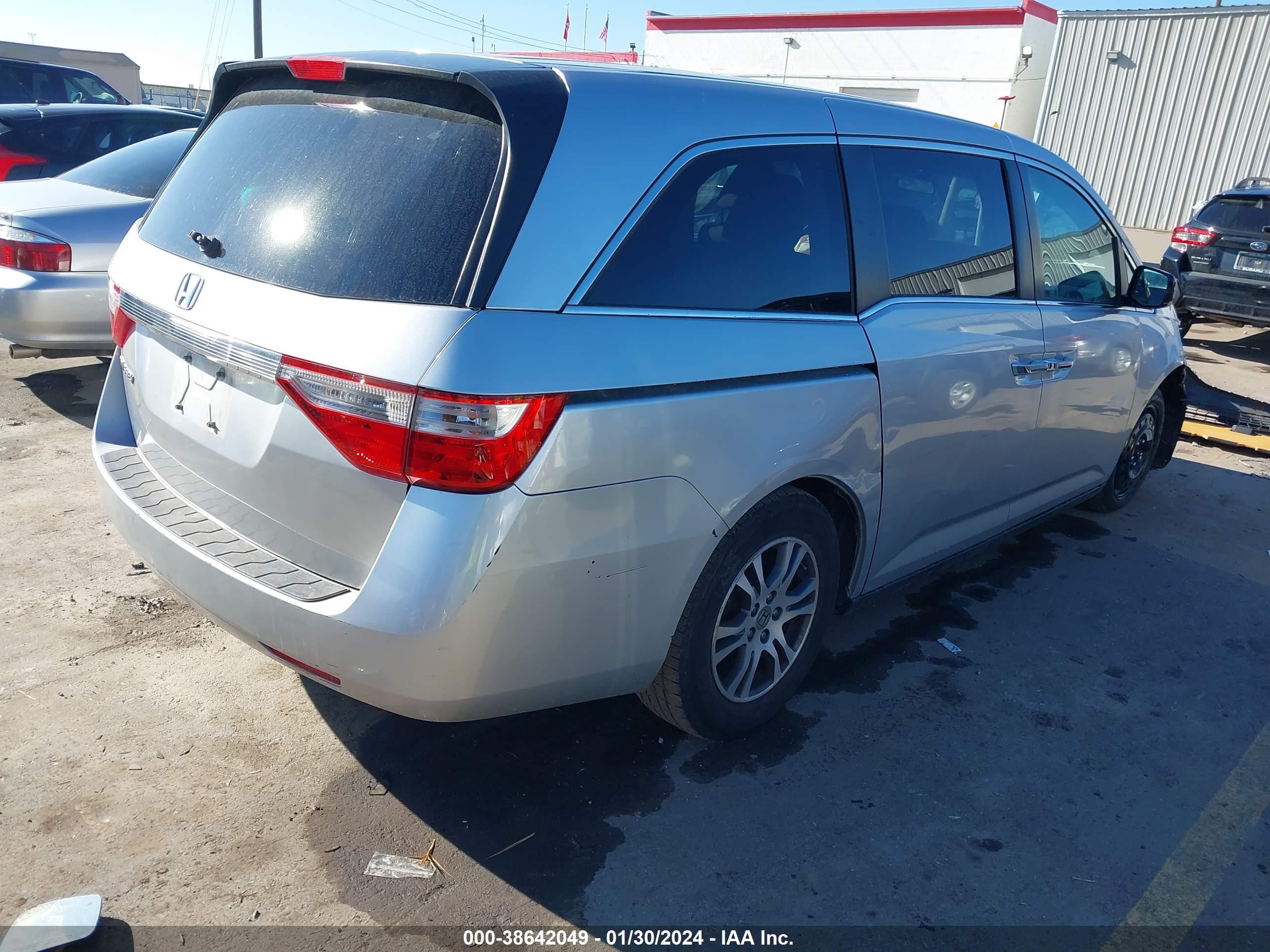 Photo 3 VIN: 5FNRL5H46BB092335 - HONDA ODYSSEY 