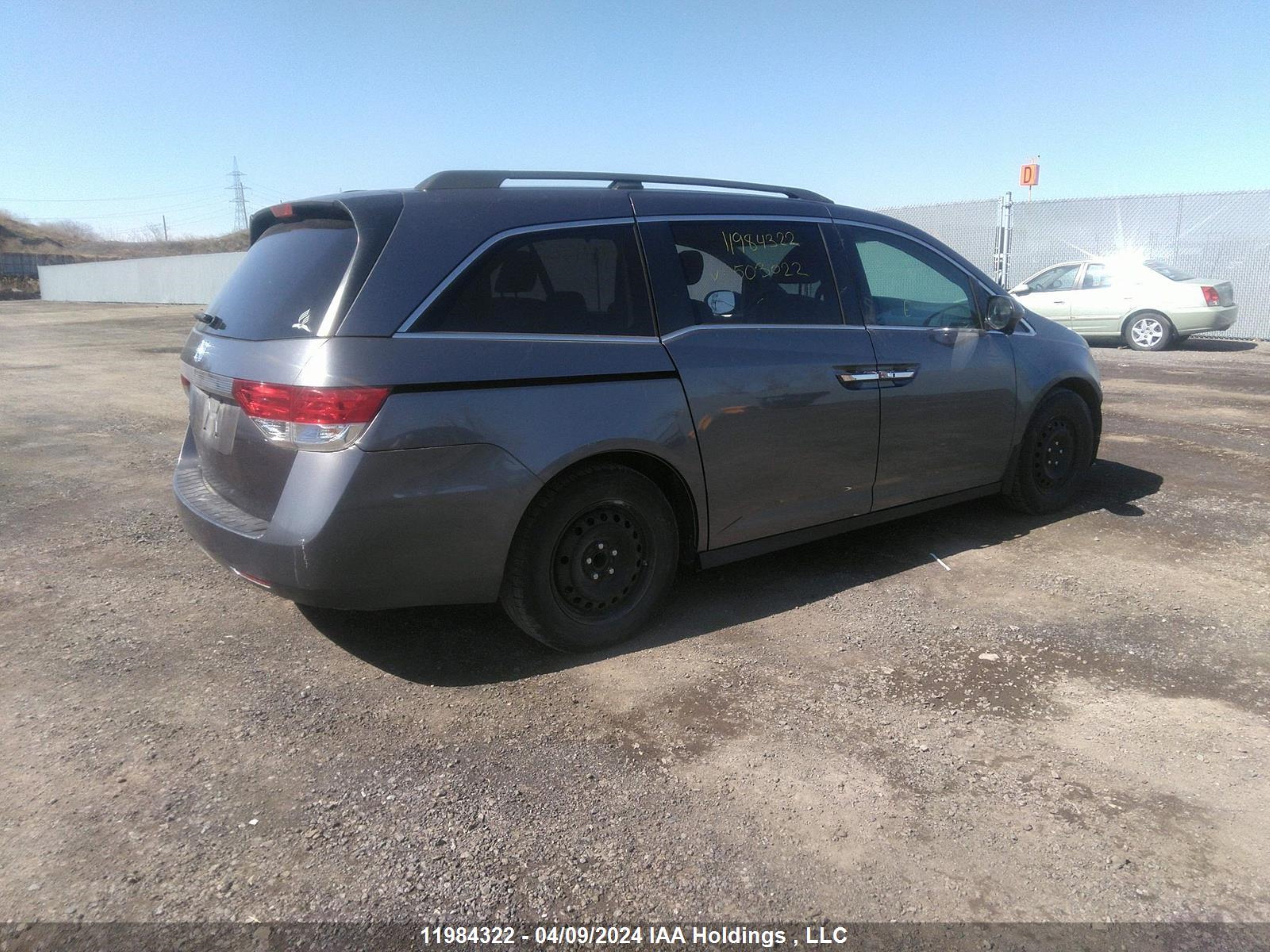 Photo 3 VIN: 5FNRL5H47FB503022 - HONDA ODYSSEY 