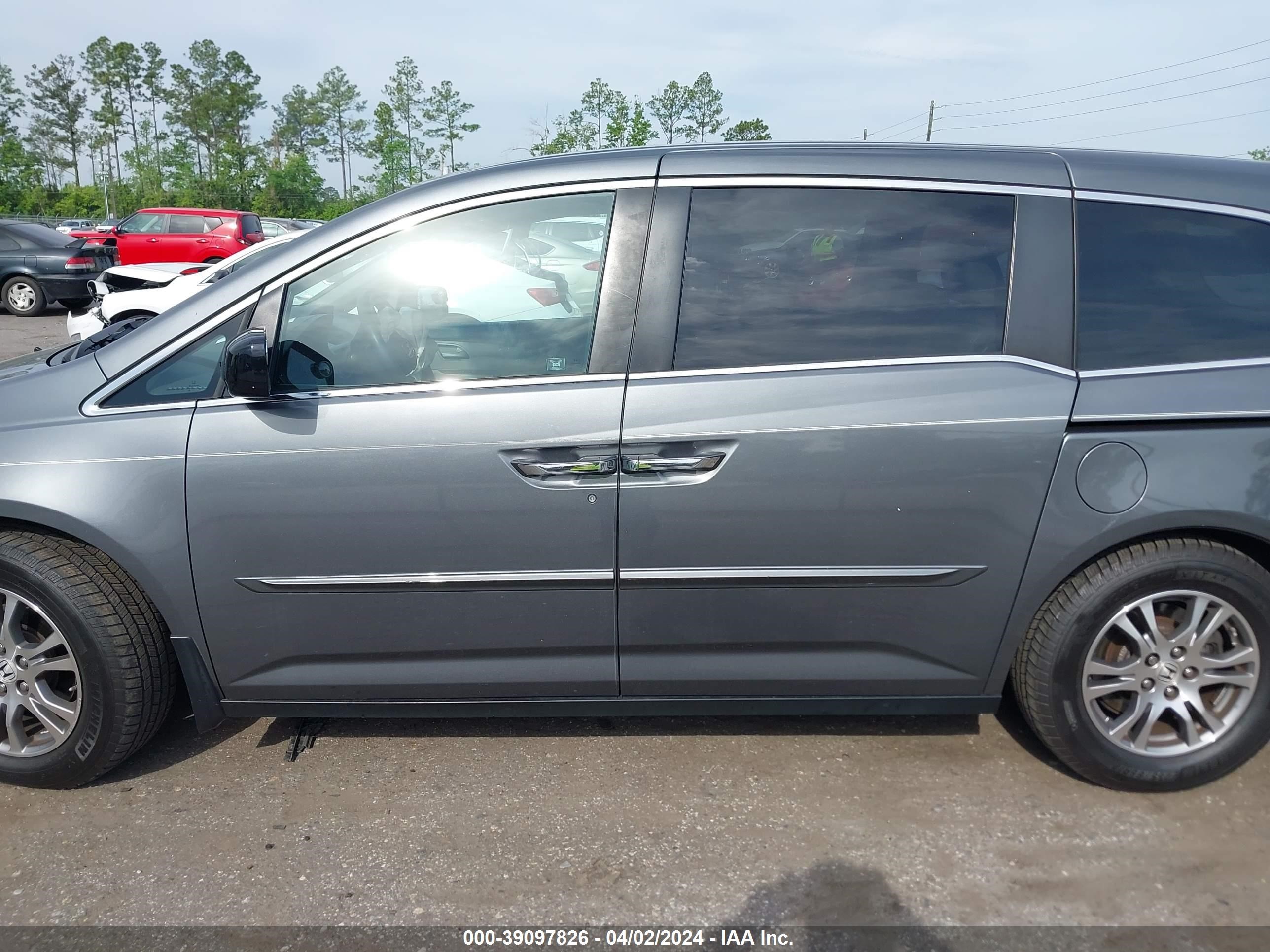 Photo 13 VIN: 5FNRL5H48BB076041 - HONDA ODYSSEY 