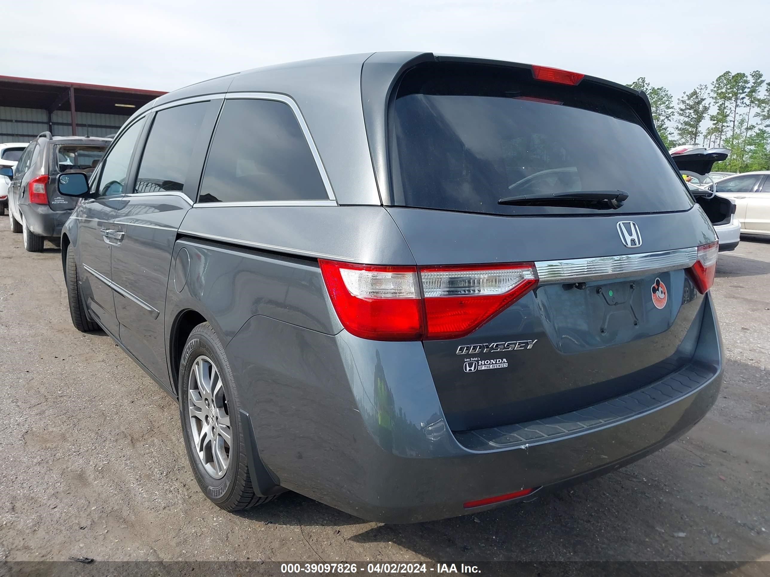 Photo 2 VIN: 5FNRL5H48BB076041 - HONDA ODYSSEY 