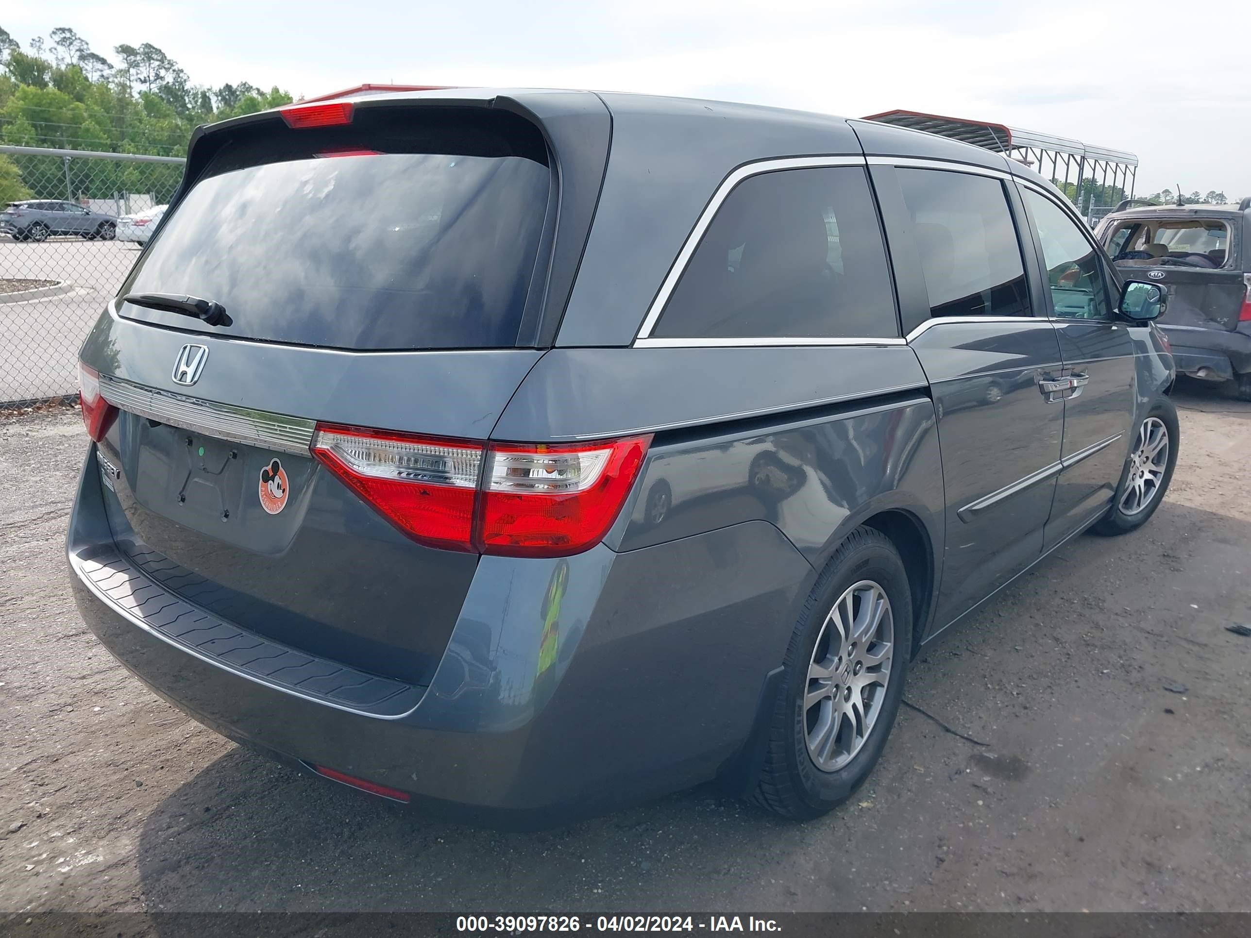 Photo 3 VIN: 5FNRL5H48BB076041 - HONDA ODYSSEY 