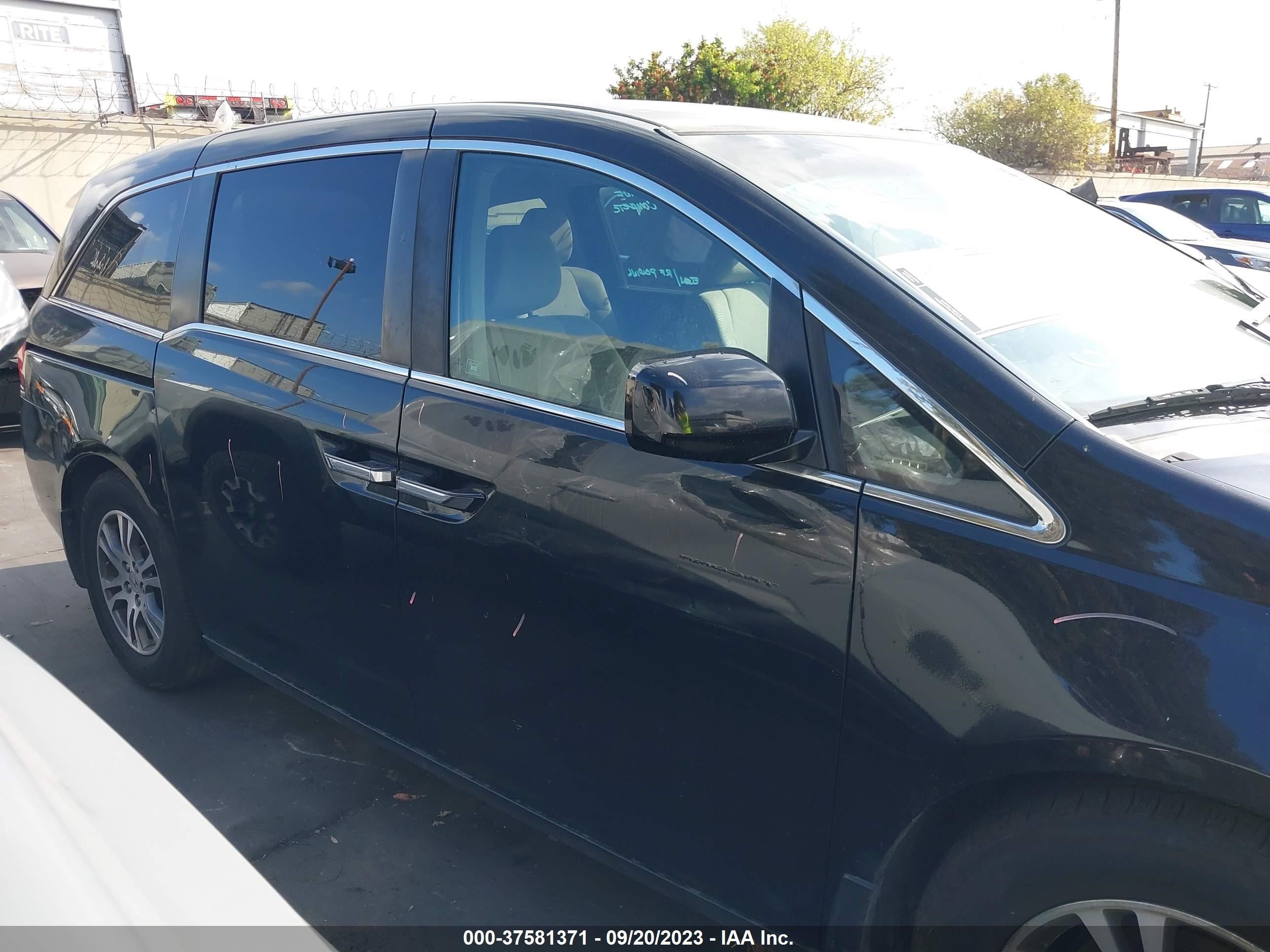 Photo 13 VIN: 5FNRL5H48BB085175 - HONDA ODYSSEY 