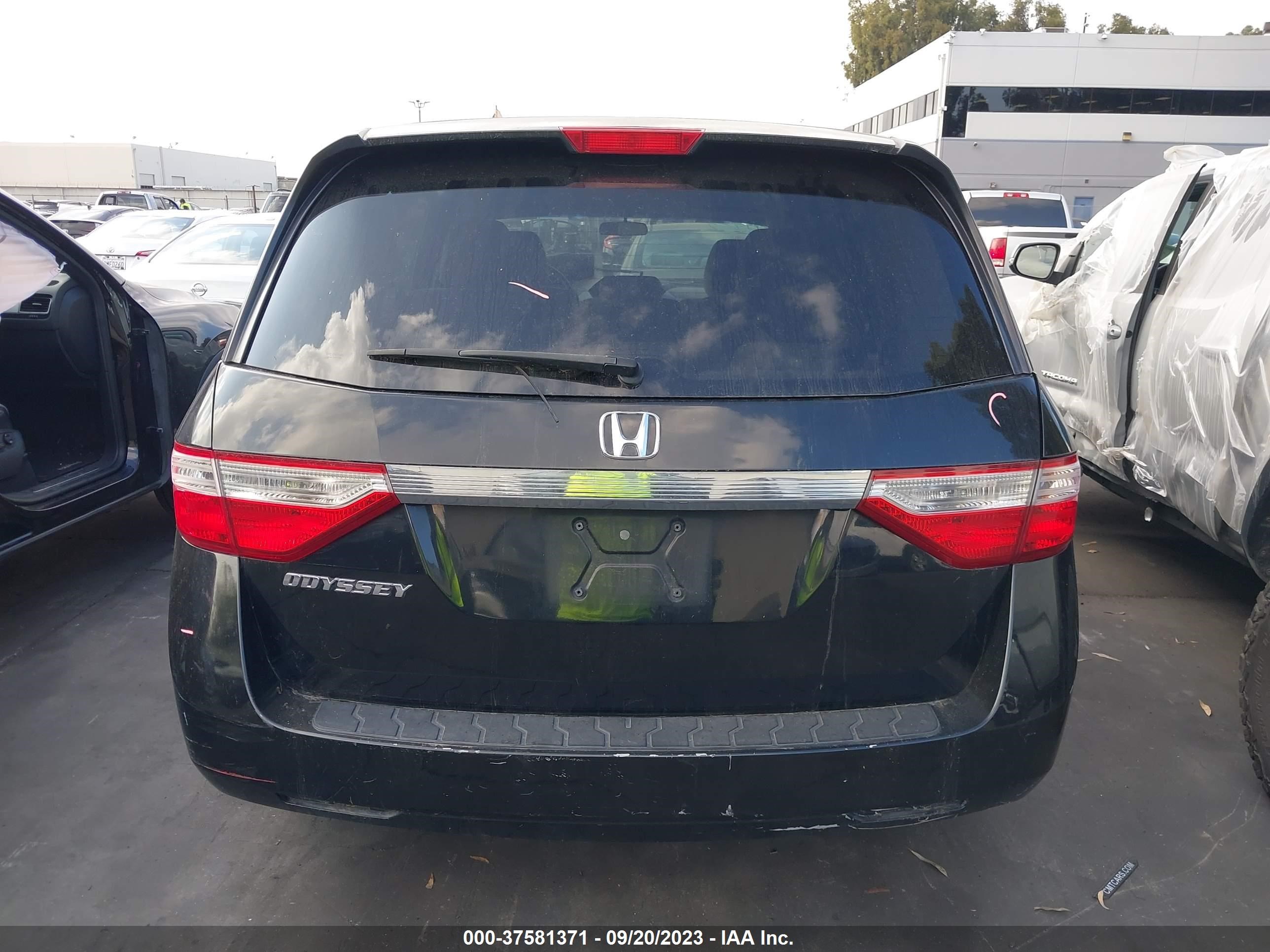 Photo 16 VIN: 5FNRL5H48BB085175 - HONDA ODYSSEY 