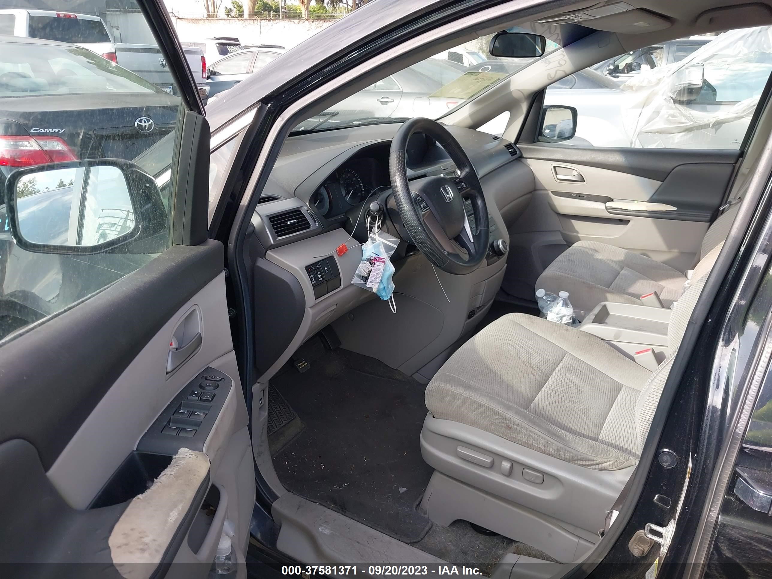 Photo 4 VIN: 5FNRL5H48BB085175 - HONDA ODYSSEY 