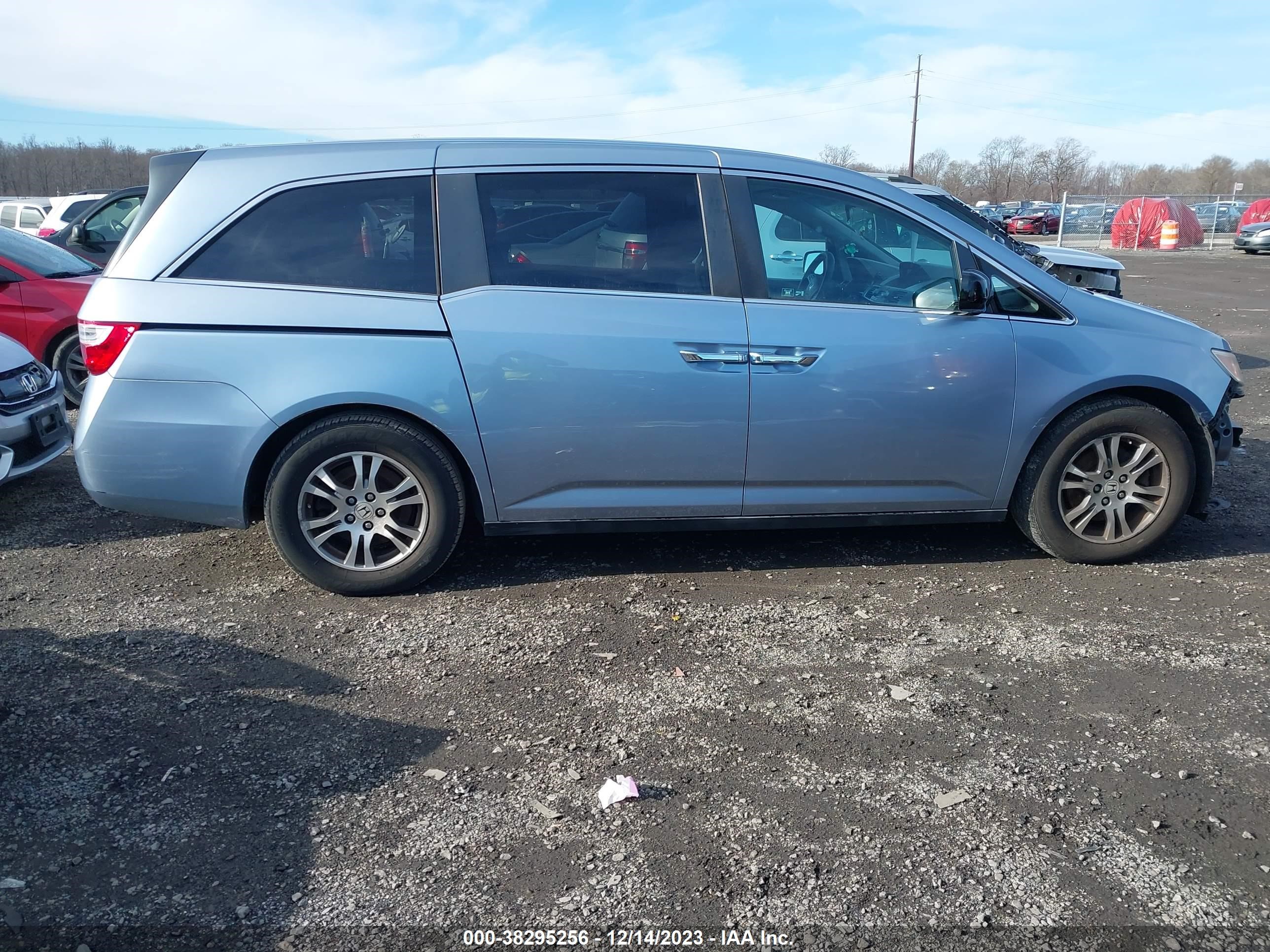 Photo 13 VIN: 5FNRL5H48CB061718 - HONDA ODYSSEY 