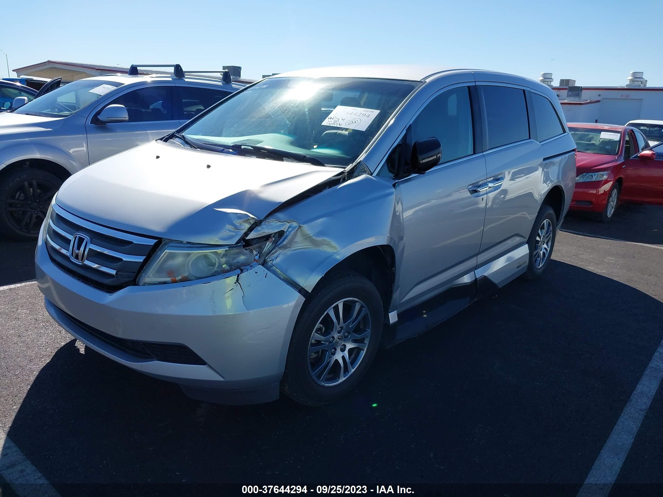 Photo 13 VIN: 5FNRL5H49CB105502 - HONDA ODYSSEY 