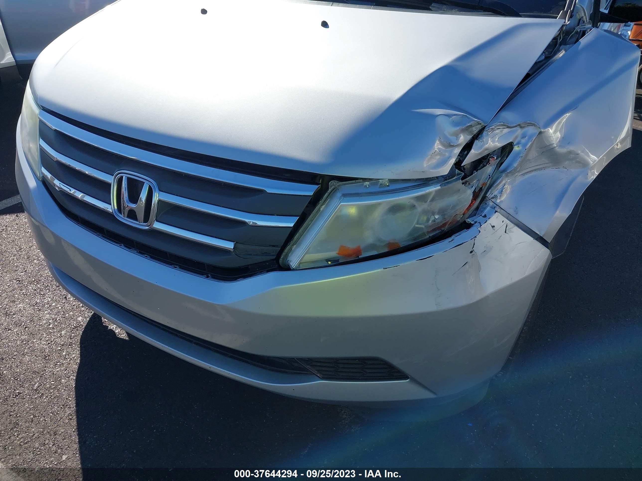 Photo 5 VIN: 5FNRL5H49CB105502 - HONDA ODYSSEY 